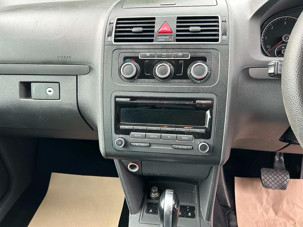 Volkswagen Touran view 11