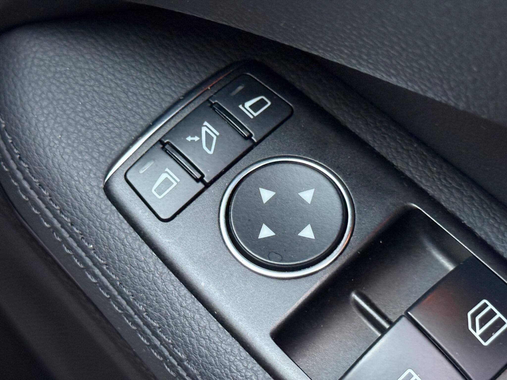 Mercedes-Benz E Class - Image 63