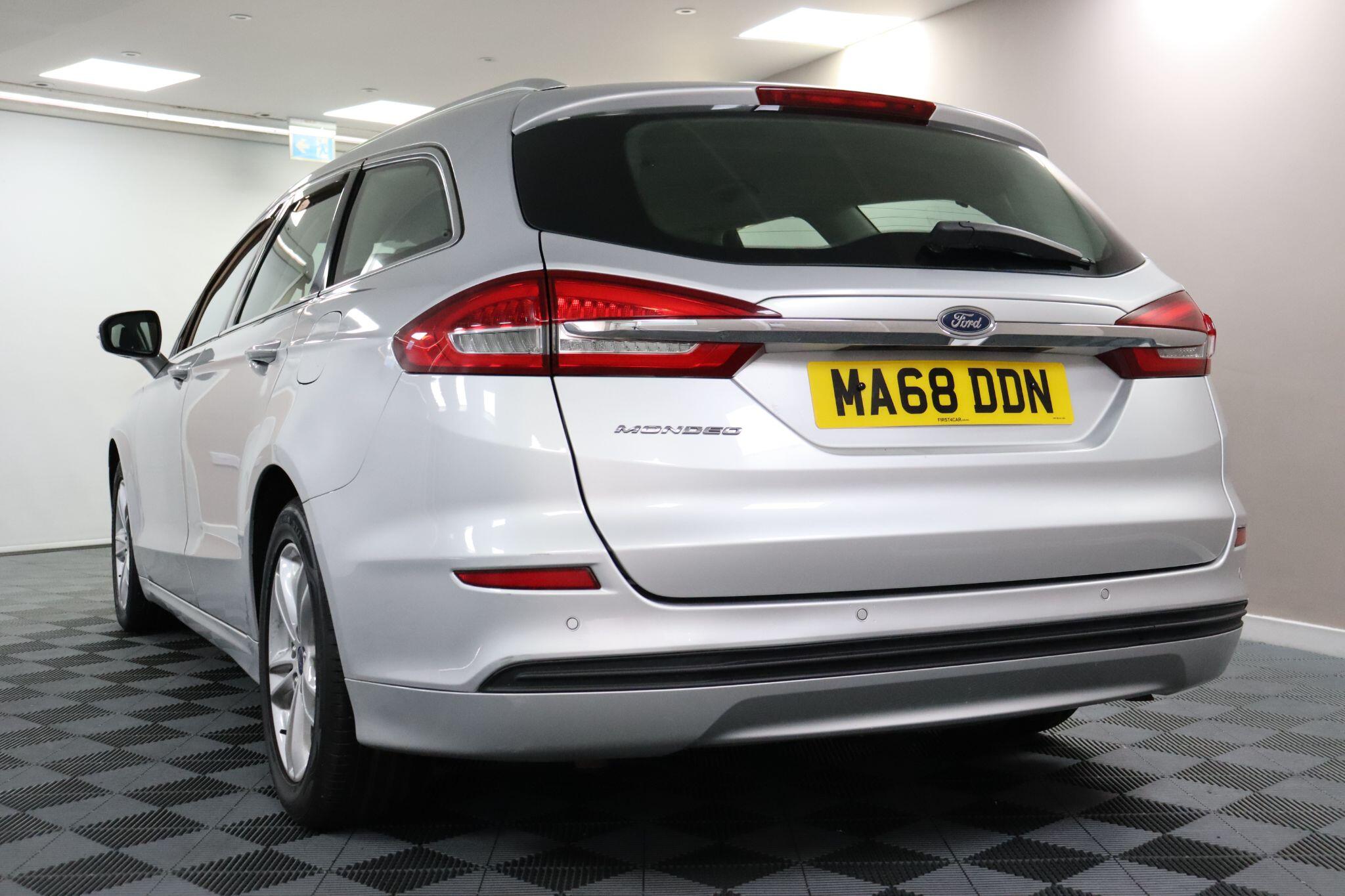 Ford Mondeo view 29