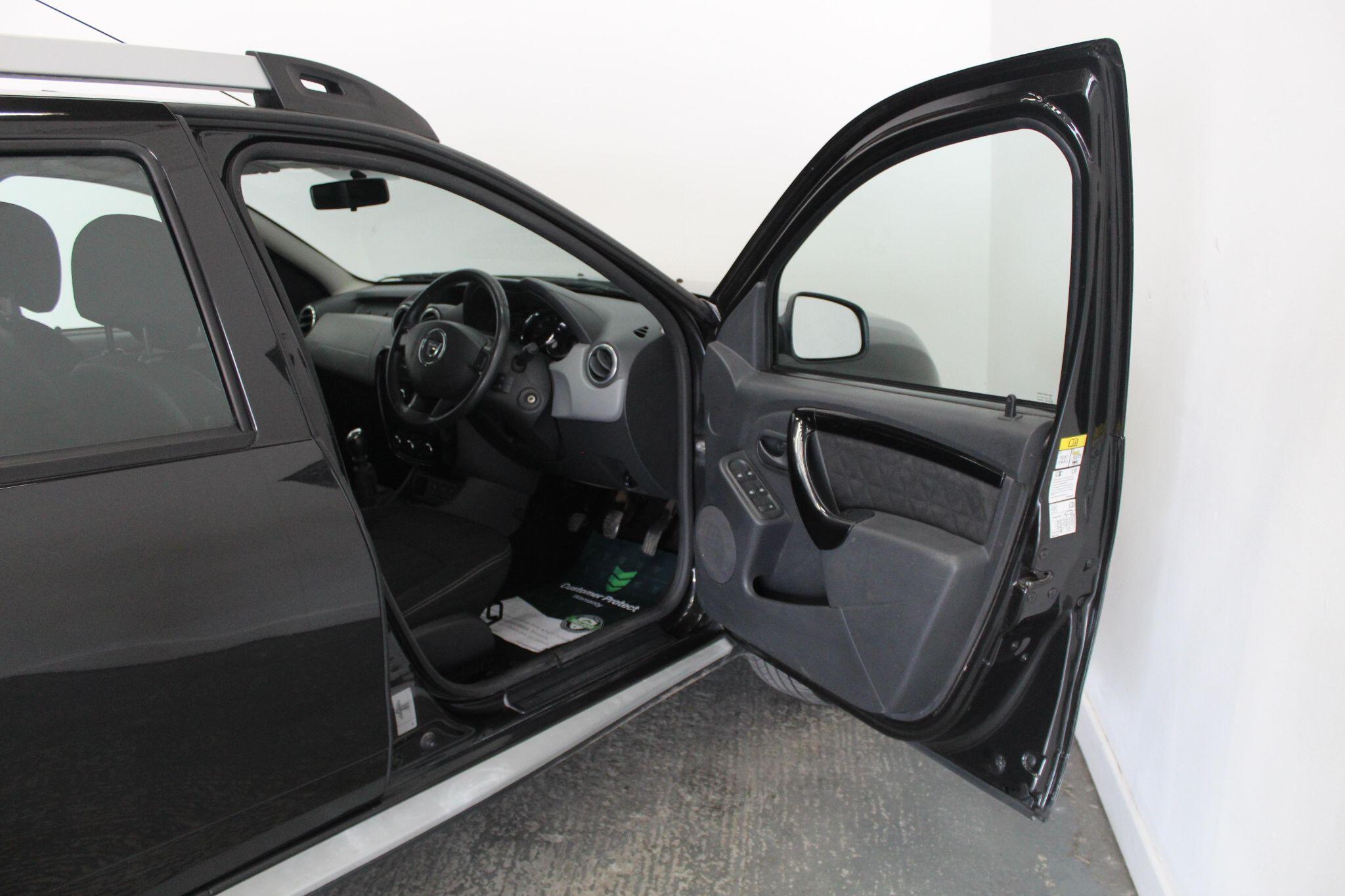 Dacia Duster view 24