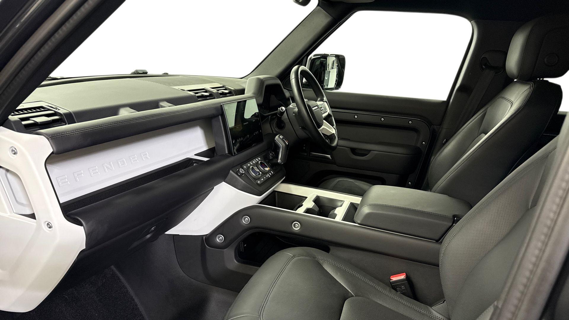 Land Rover Defender view 3