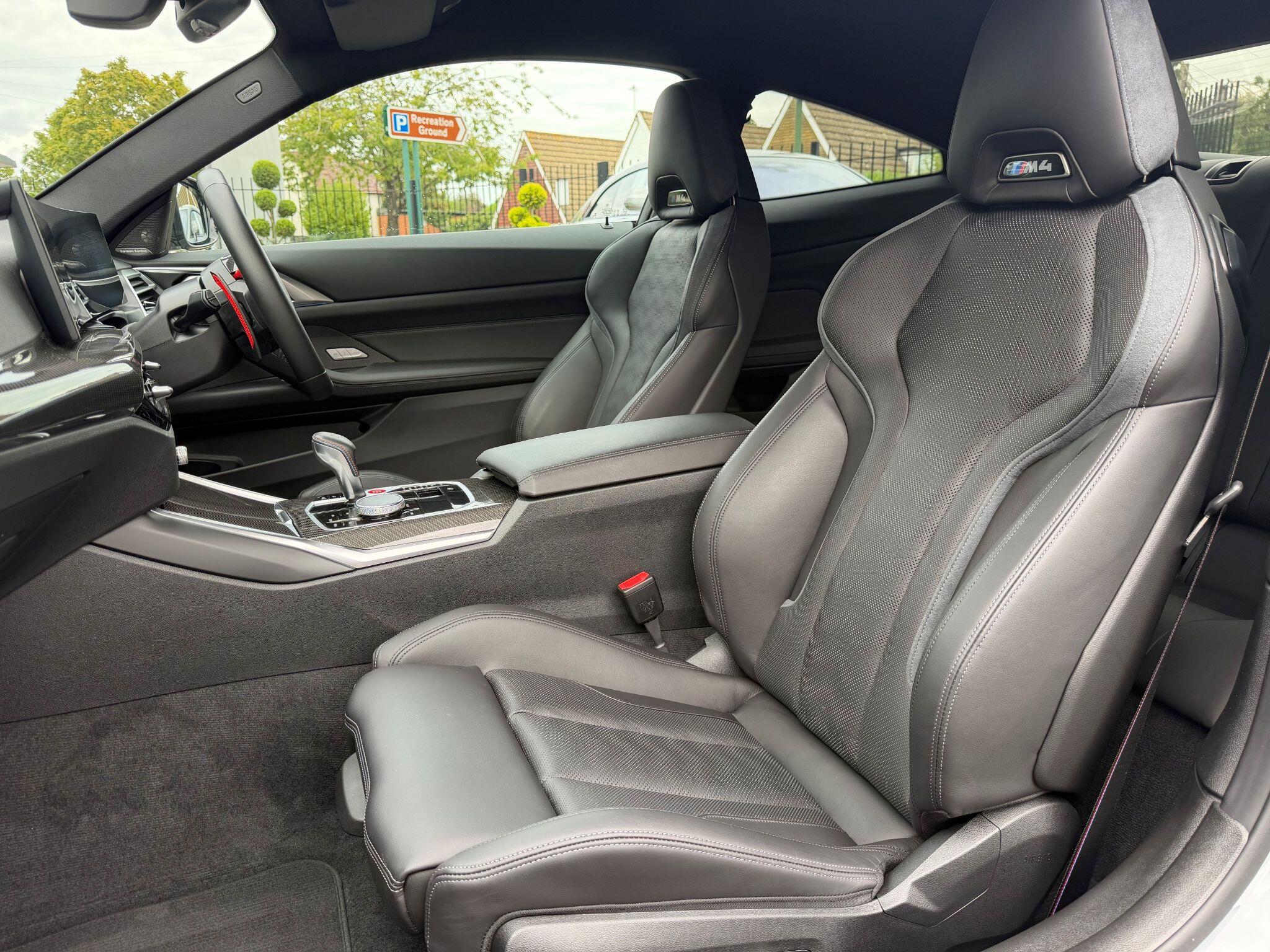 BMW M4 view 9