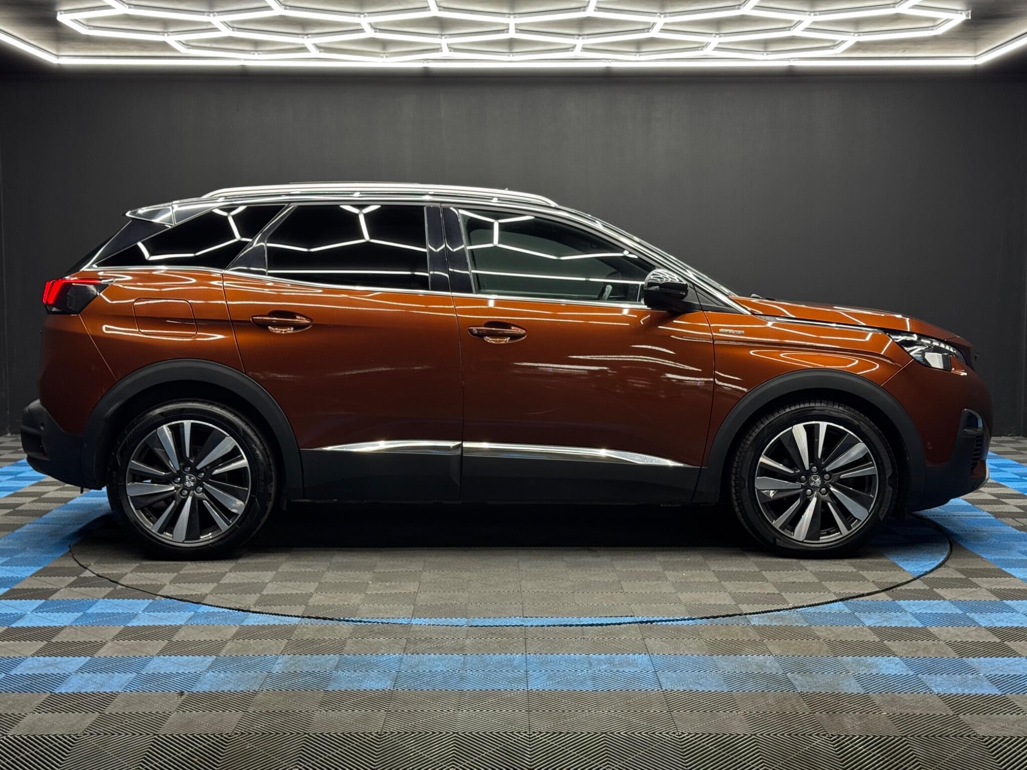 Peugeot 3008 view 4