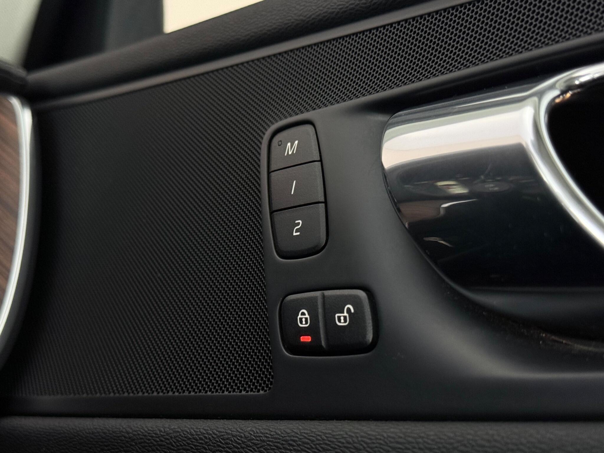 Volvo XC60 view 19