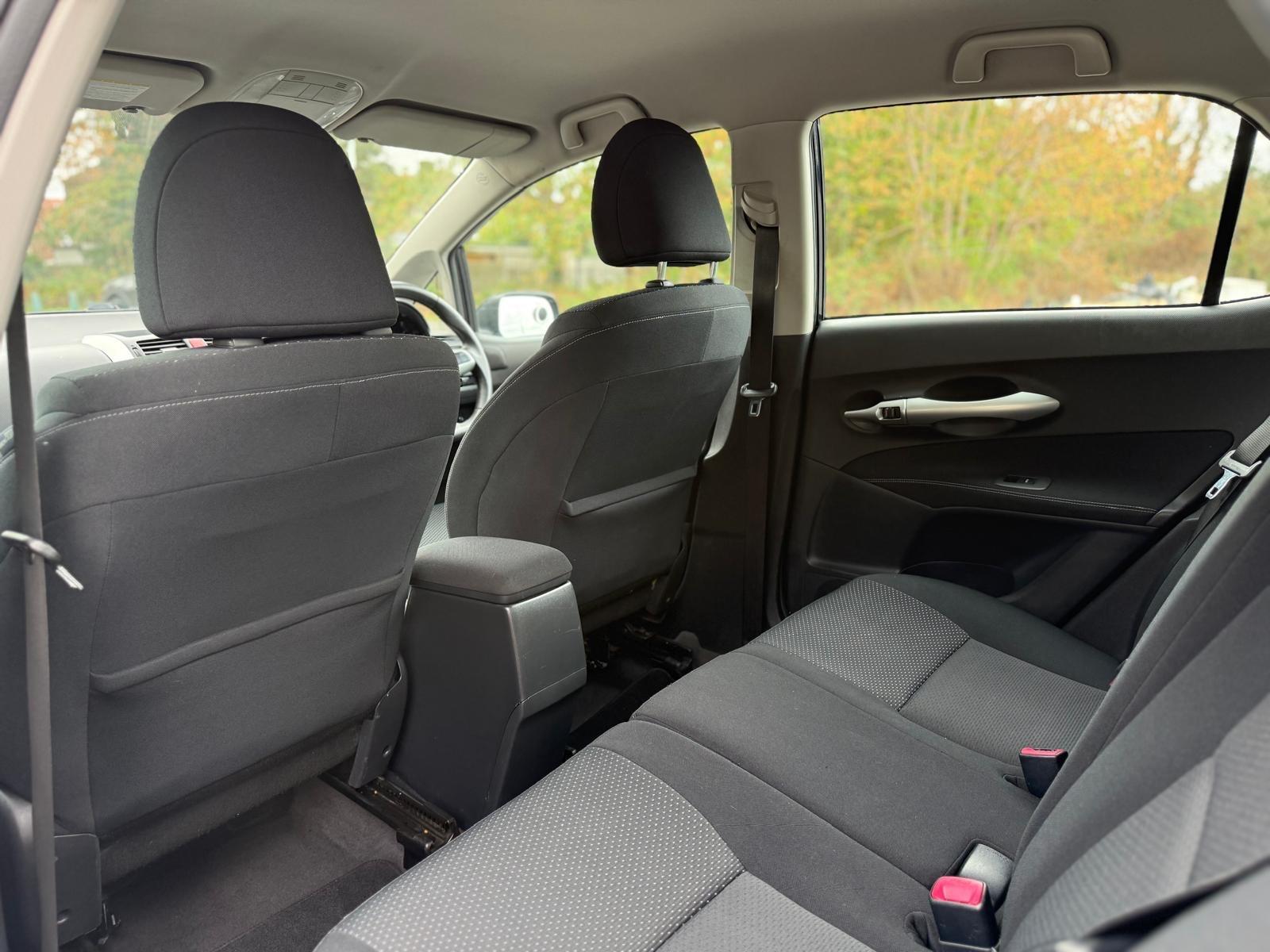 Toyota Auris view 35