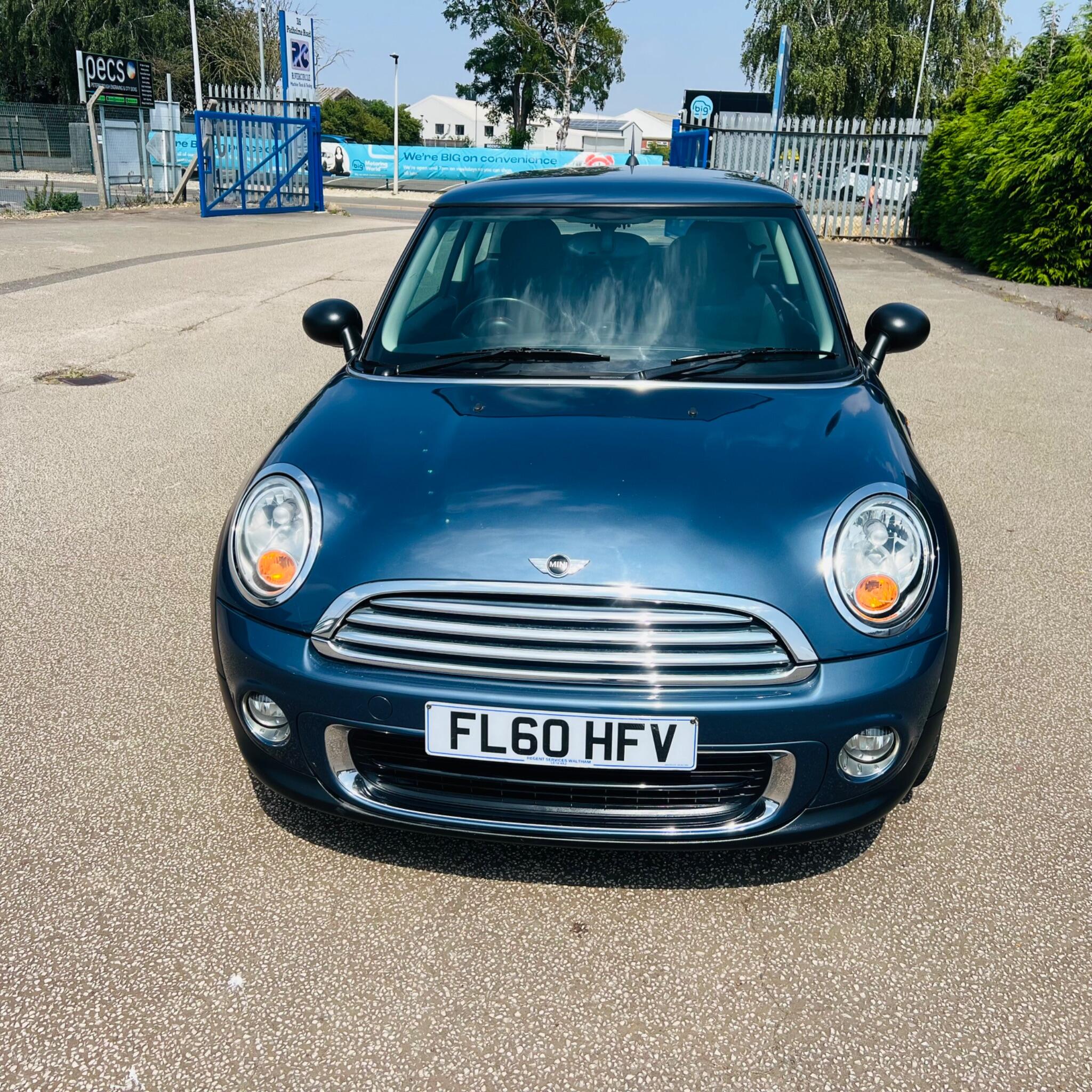 Mini Hatch view 3