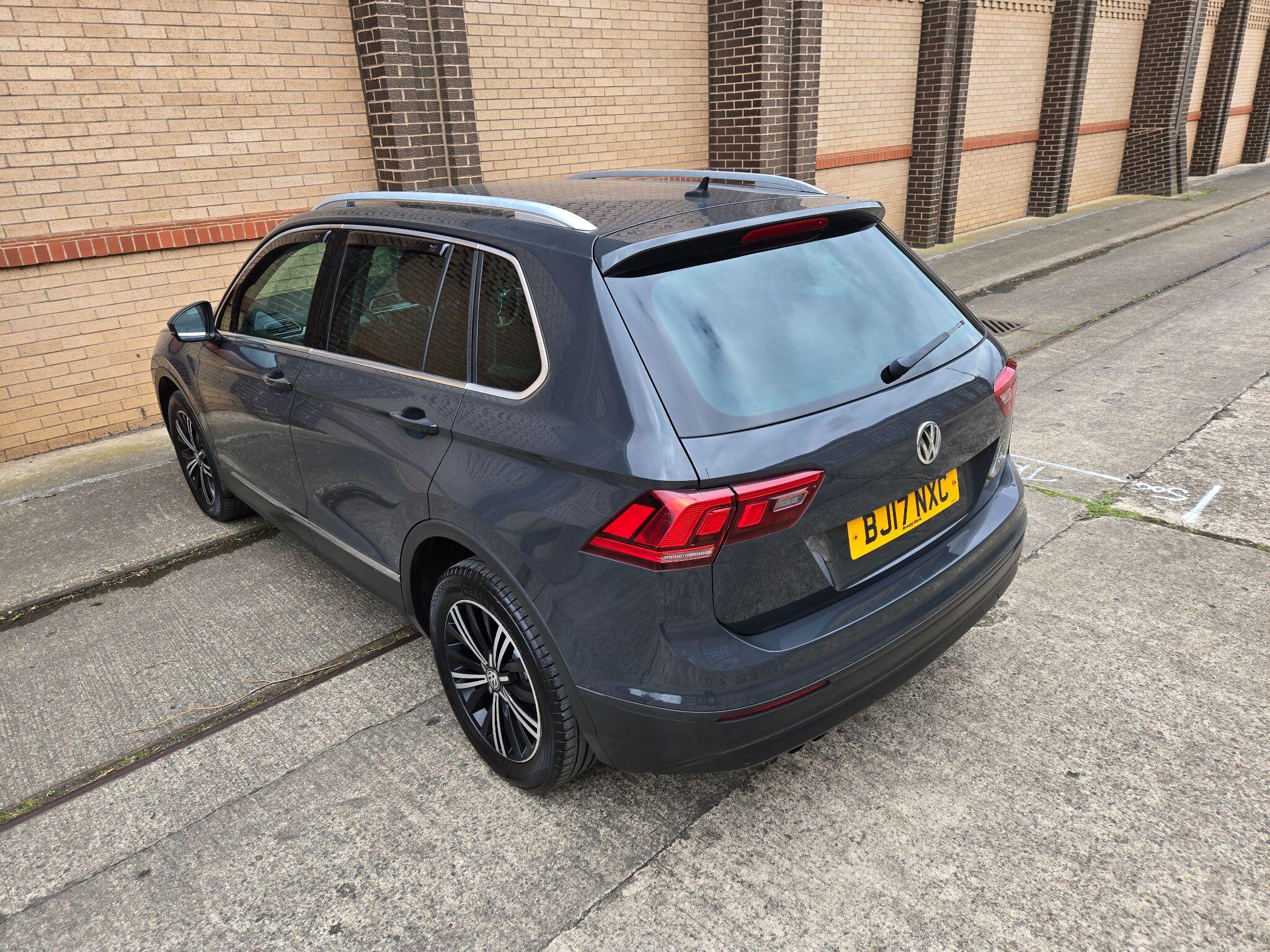 2017 Volkswagen Tiguan 2.0 TDI BlueMotion Tech SE Navigation Euro 6 (s/s) 5dr • 57,000 miles image 22