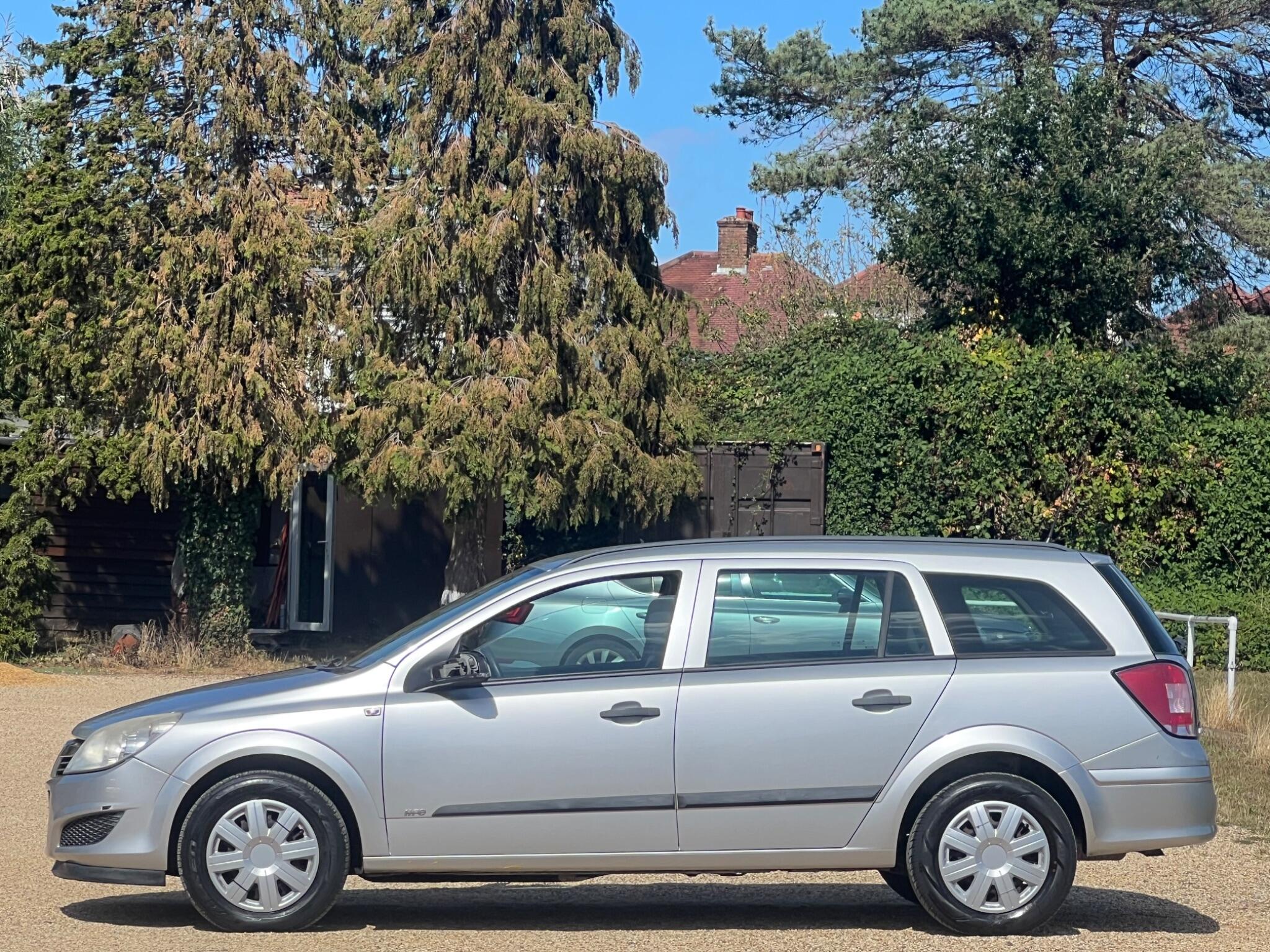 Vauxhall Astra view 6