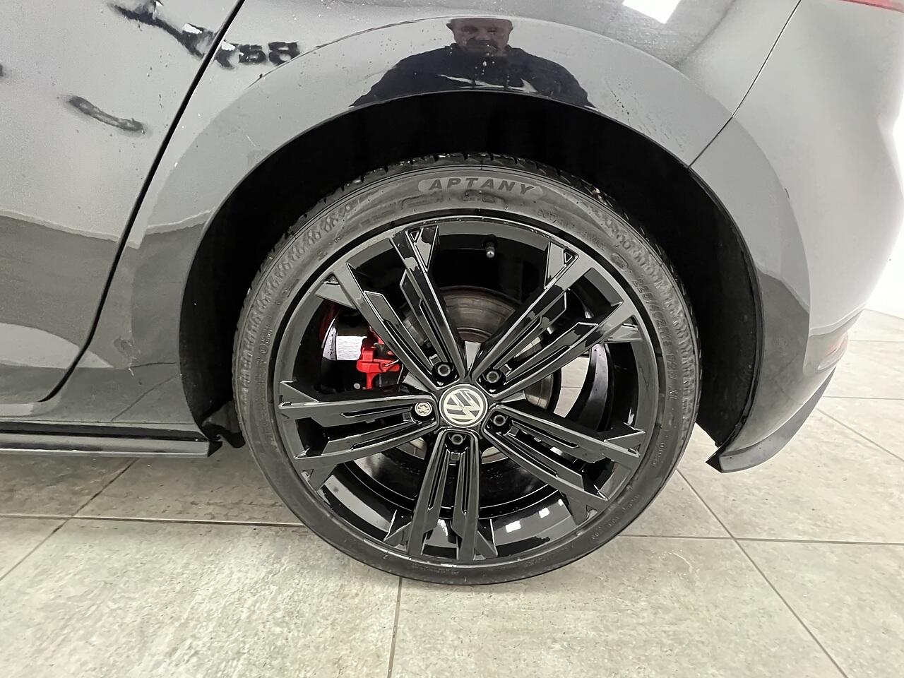 Volkswagen Golf view 21