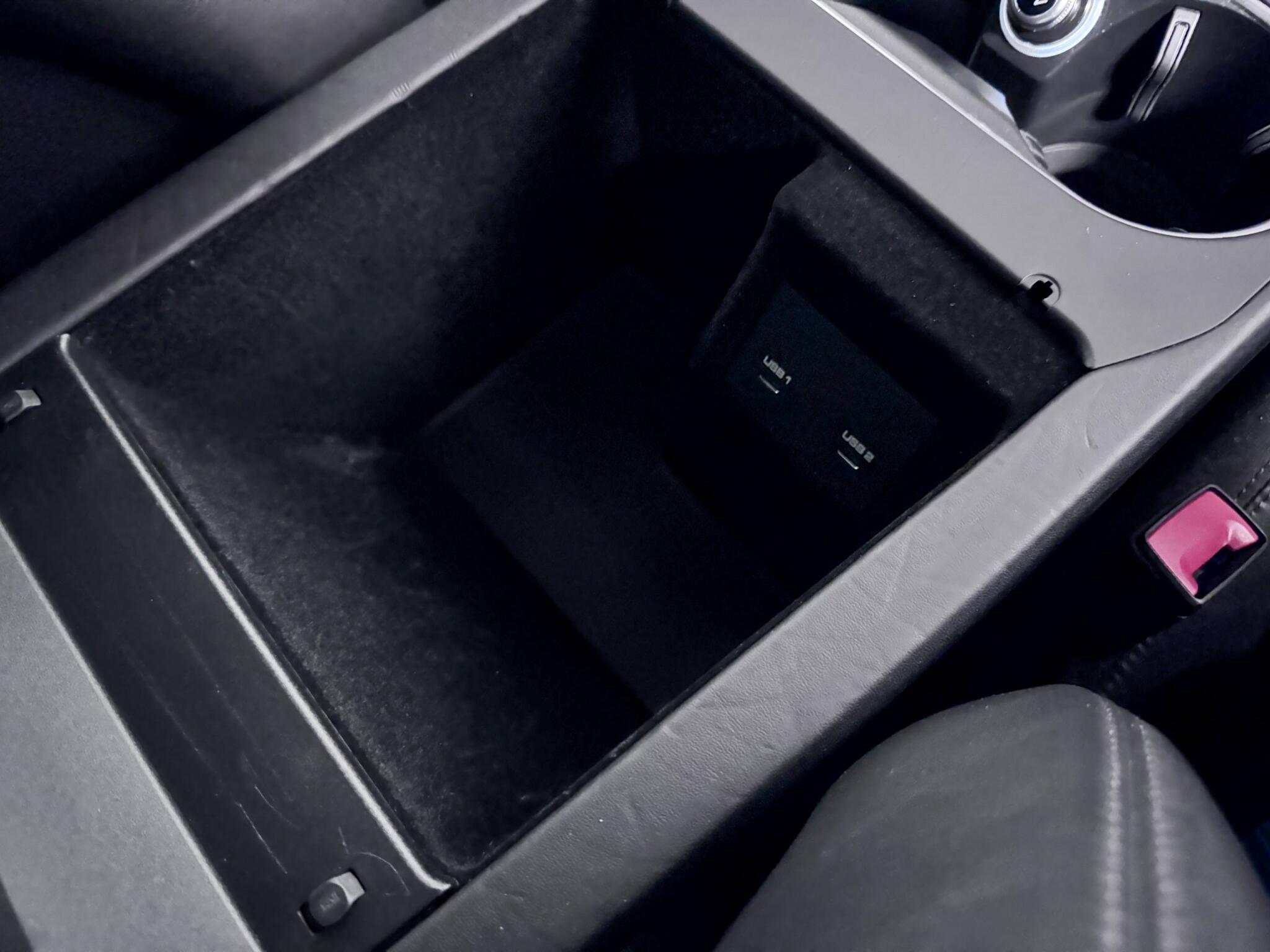 Porsche Cayenne view 40