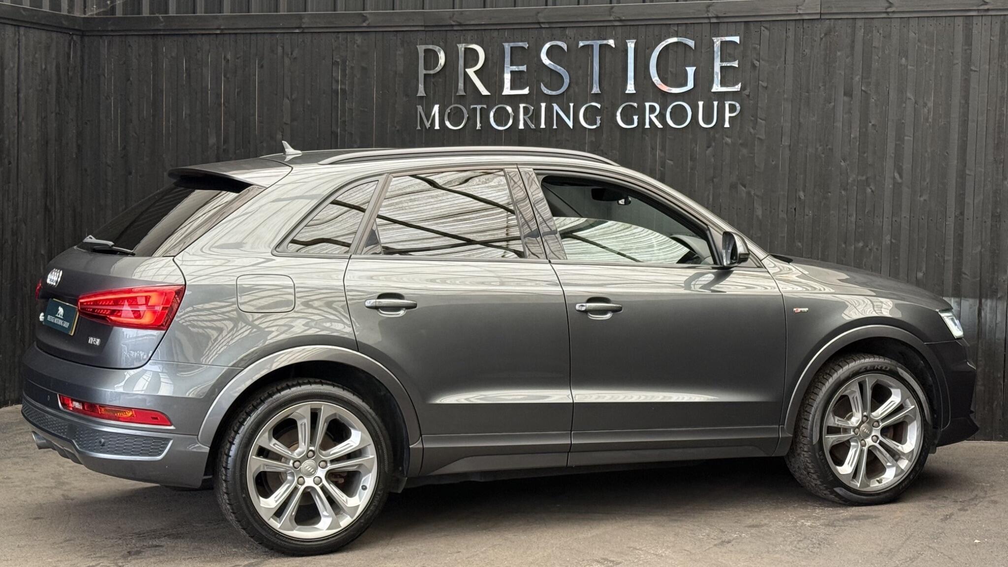 Audi Q3 view 14