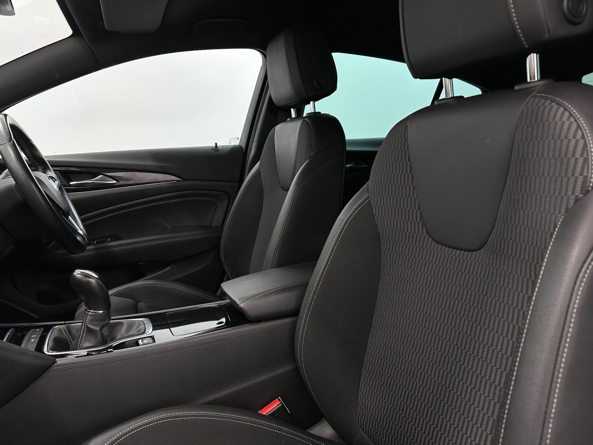 Vauxhall Insignia view 32