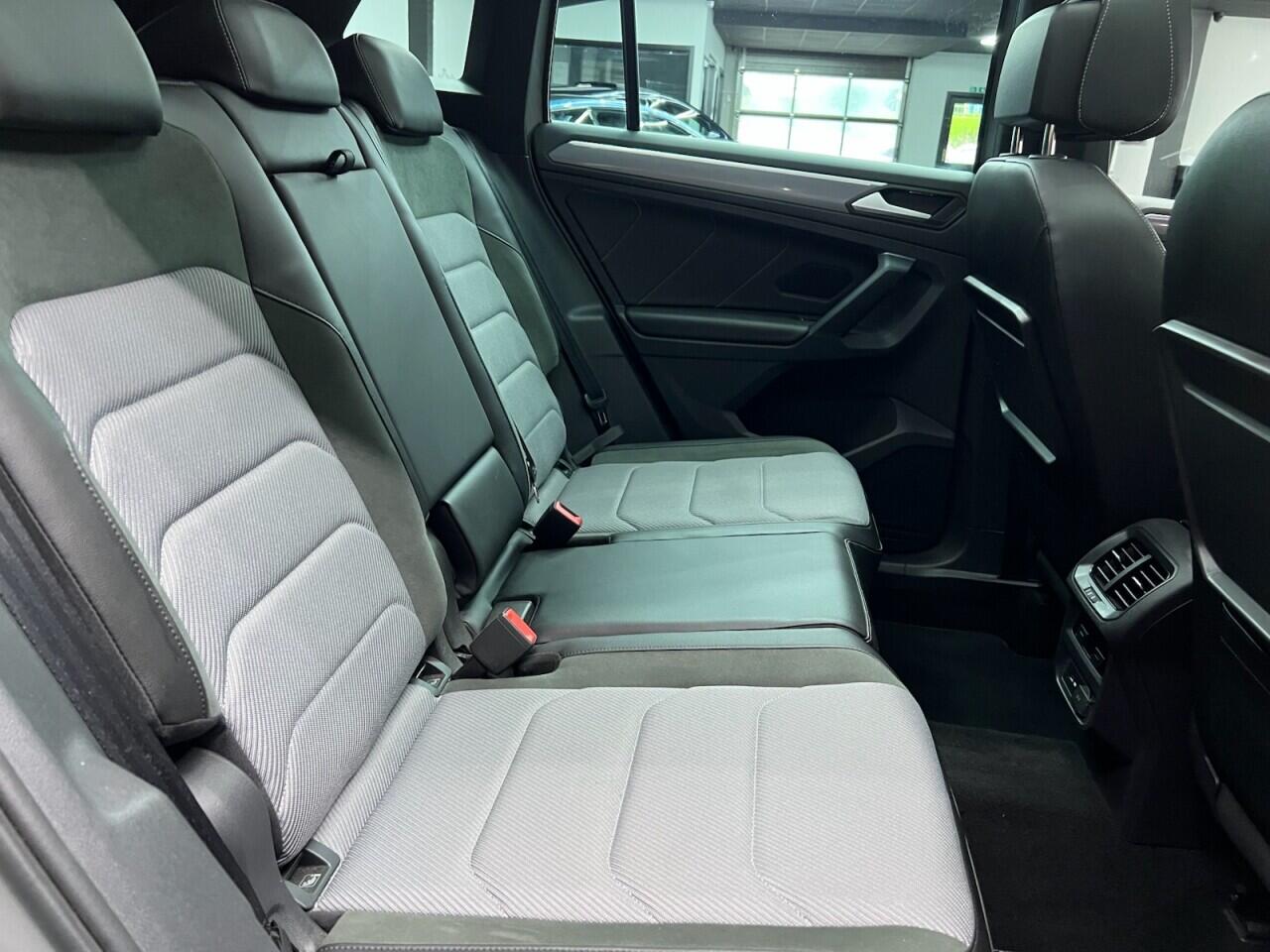 Volkswagen Tiguan view 42