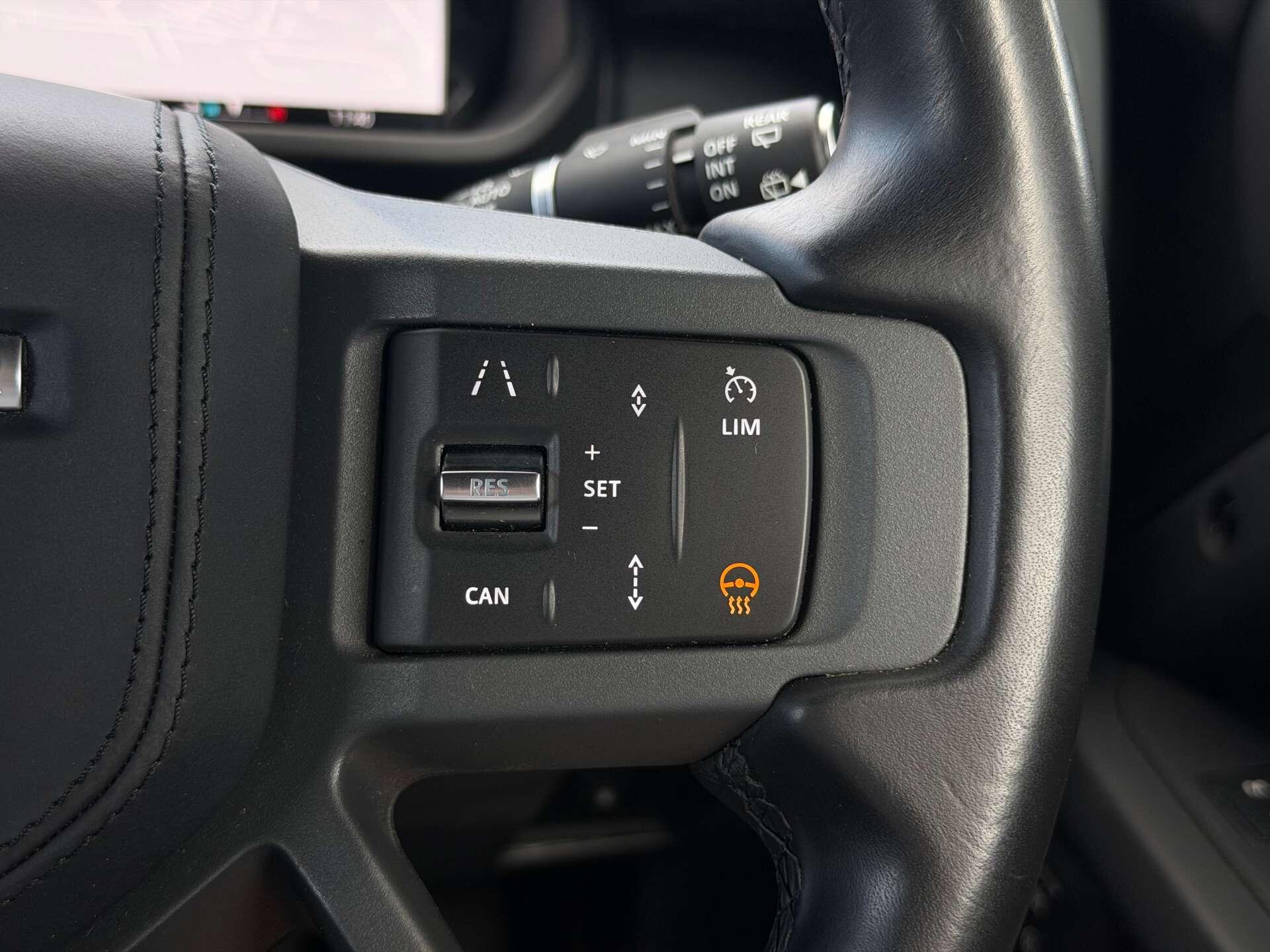 Land Rover Defender view 39