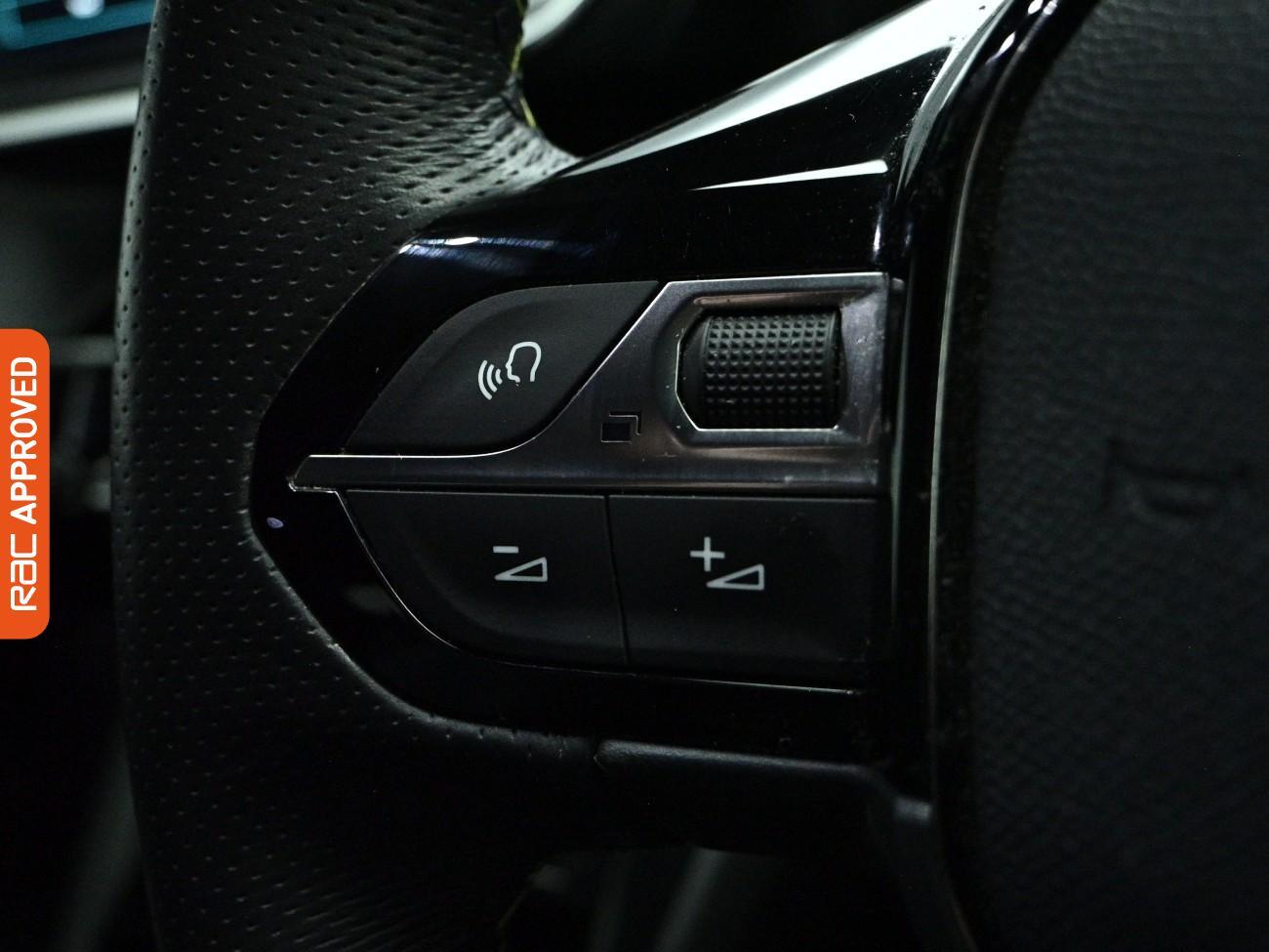Peugeot E-2008 view 25