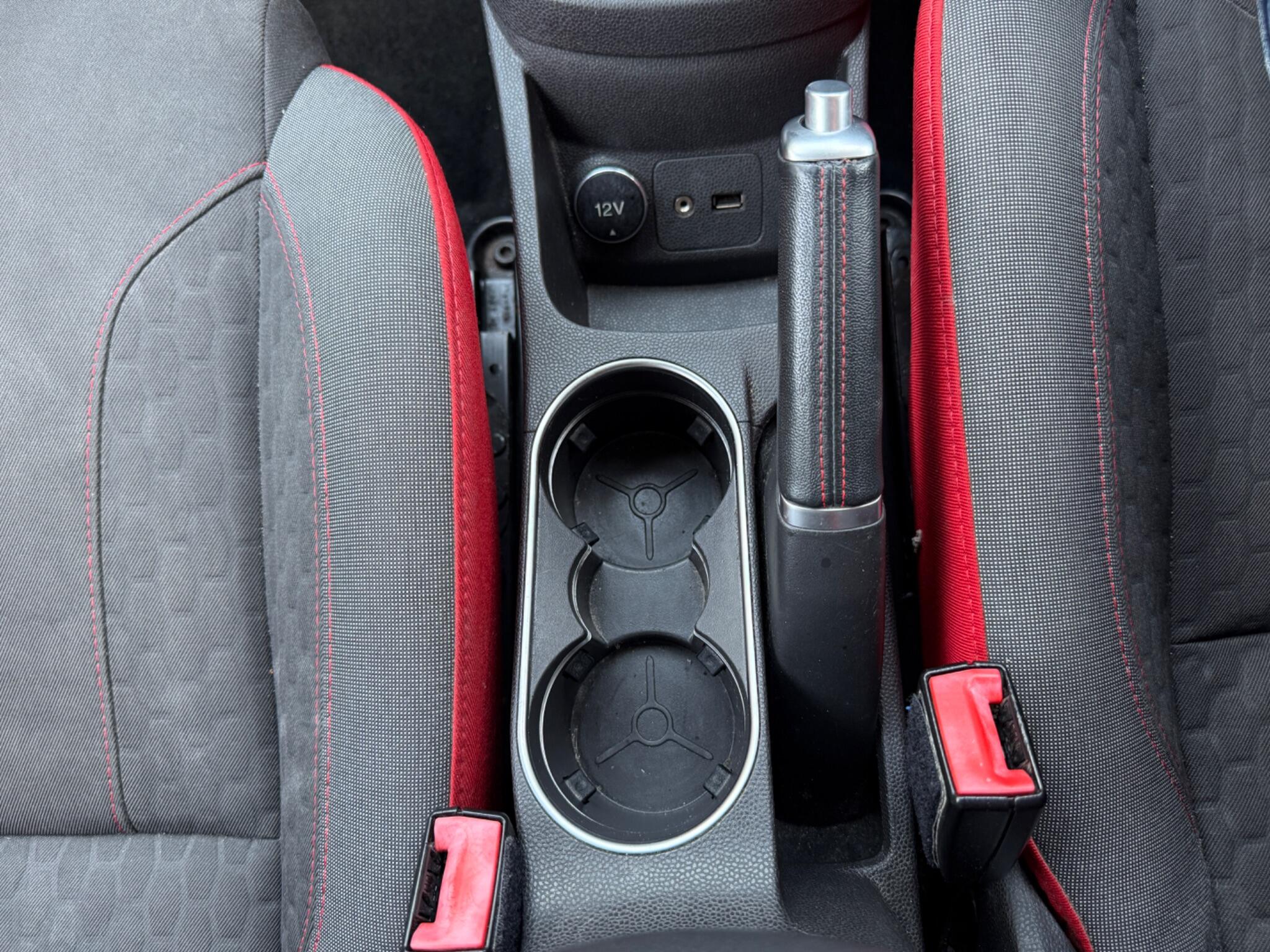 2016 Ford Fiesta image 17