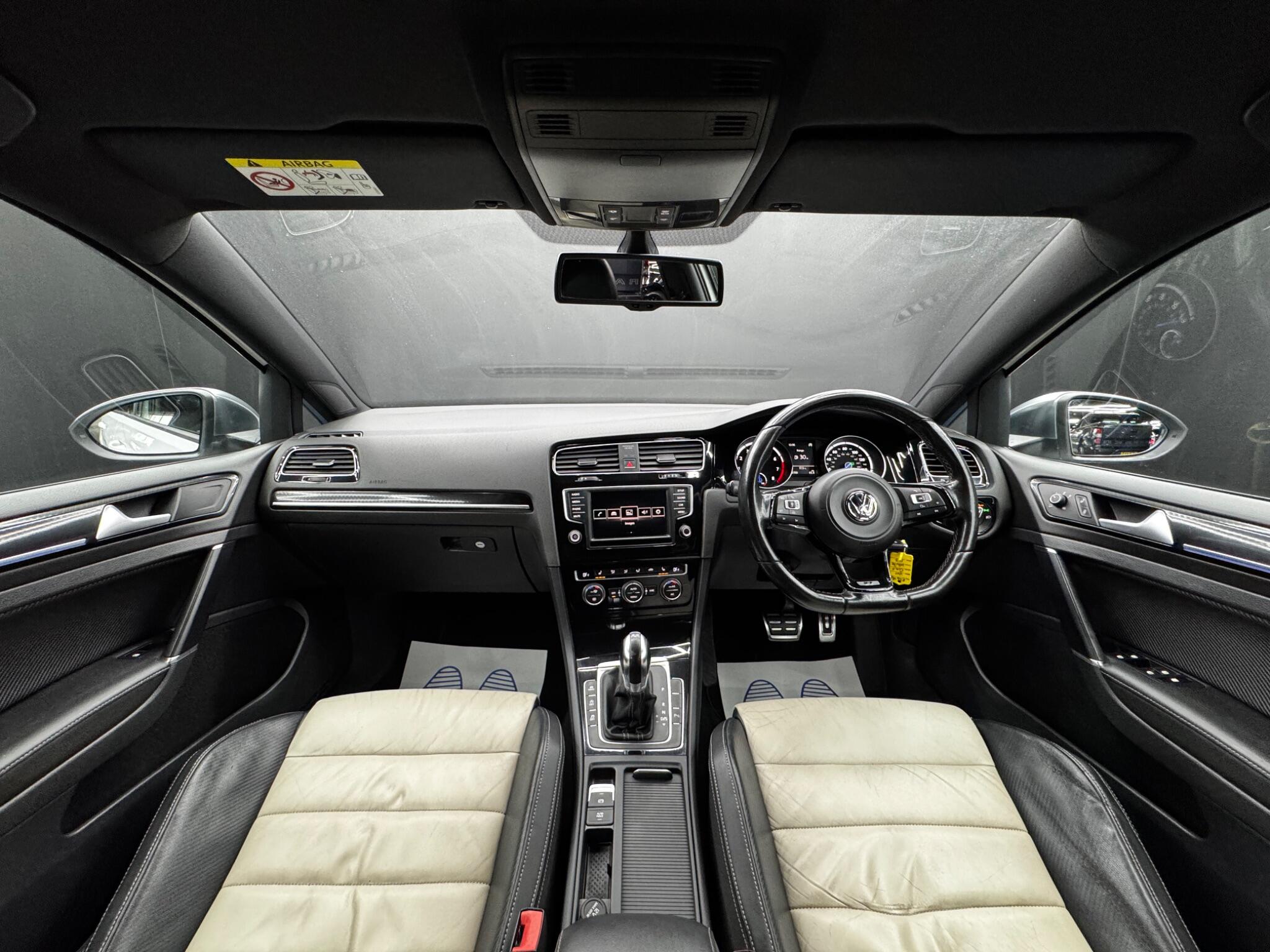 Volkswagen Golf view 16