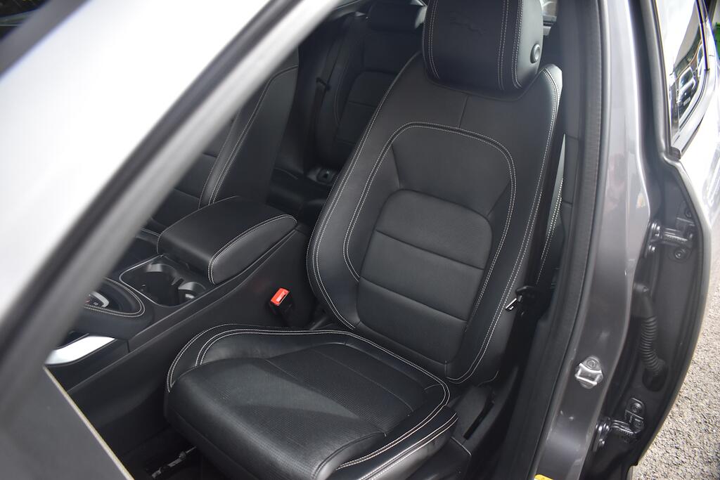 Jaguar E-Pace view 35