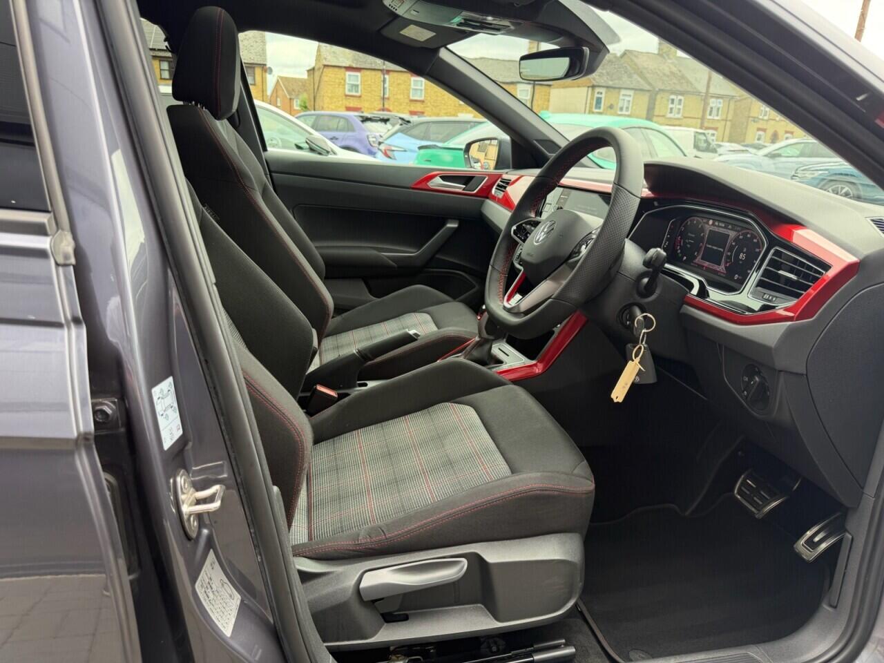 Volkswagen Polo view 17