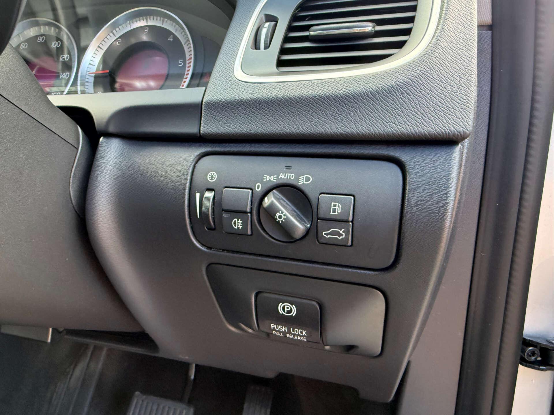 Volvo V60 view 38