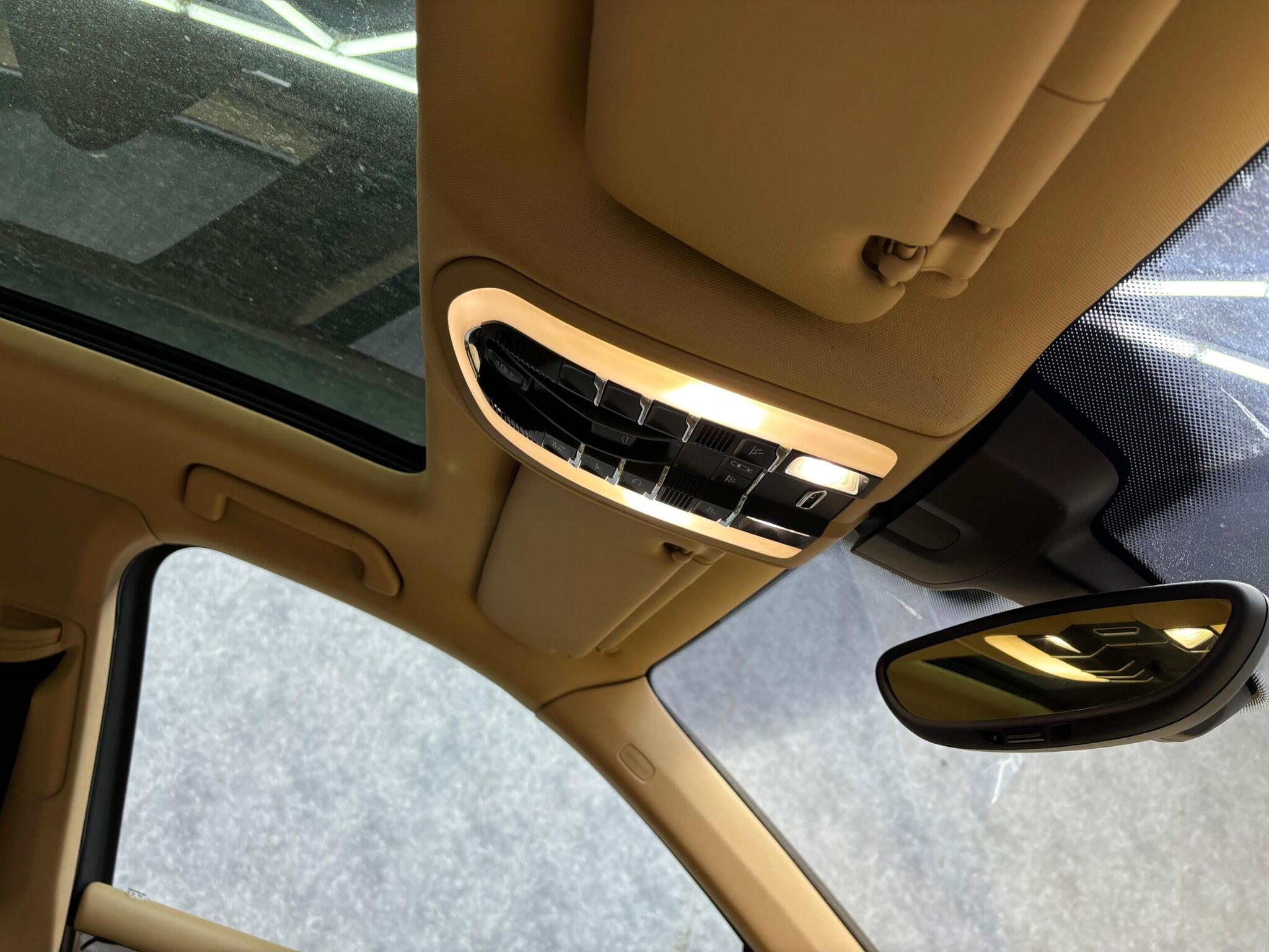 Porsche Cayenne view 23