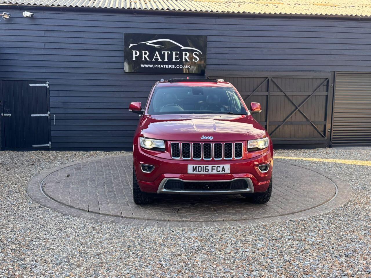 Jeep Grand Cherokee view 3