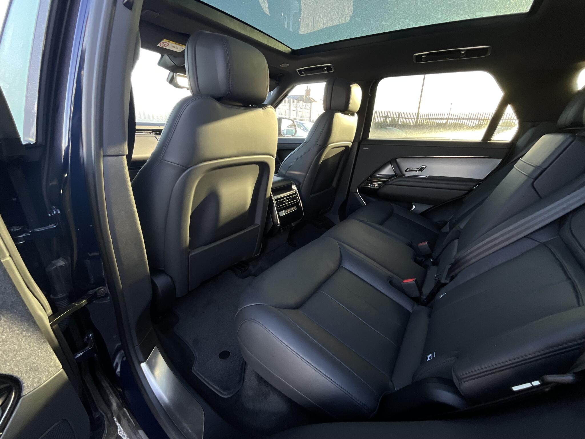 Land Rover Range Rover Sport view 11
