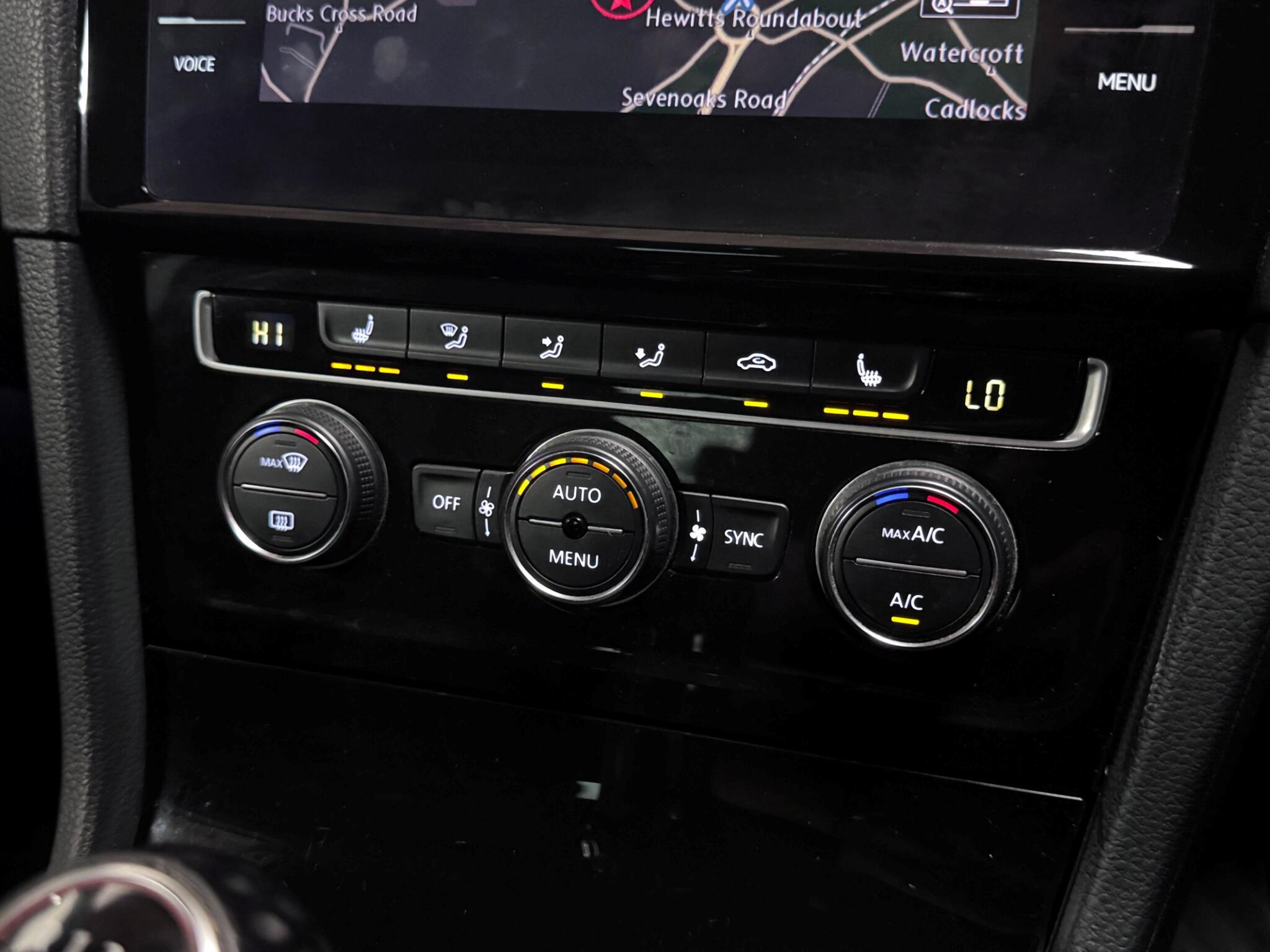 Volkswagen Golf view 23