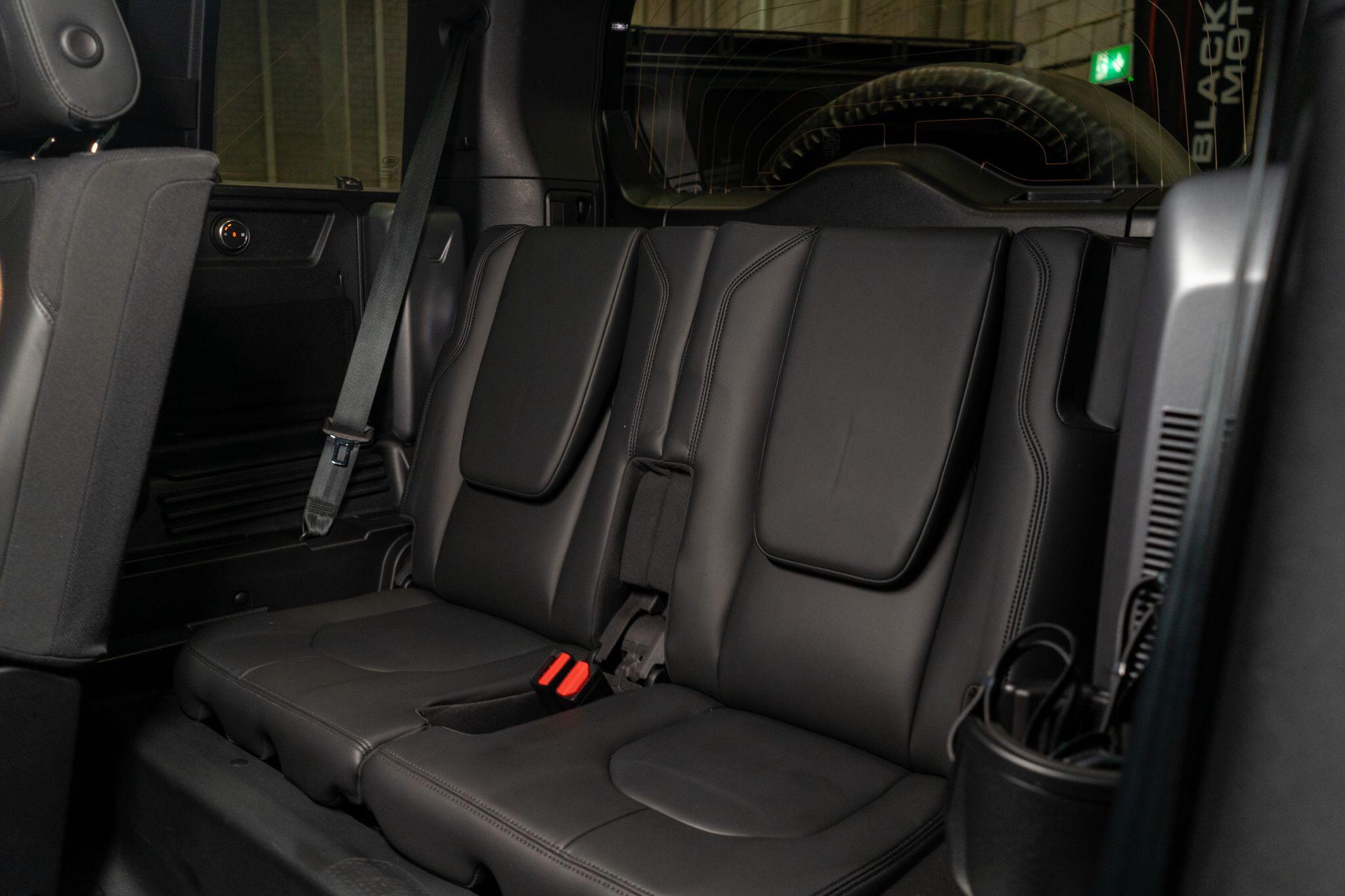 Land Rover Defender view 18