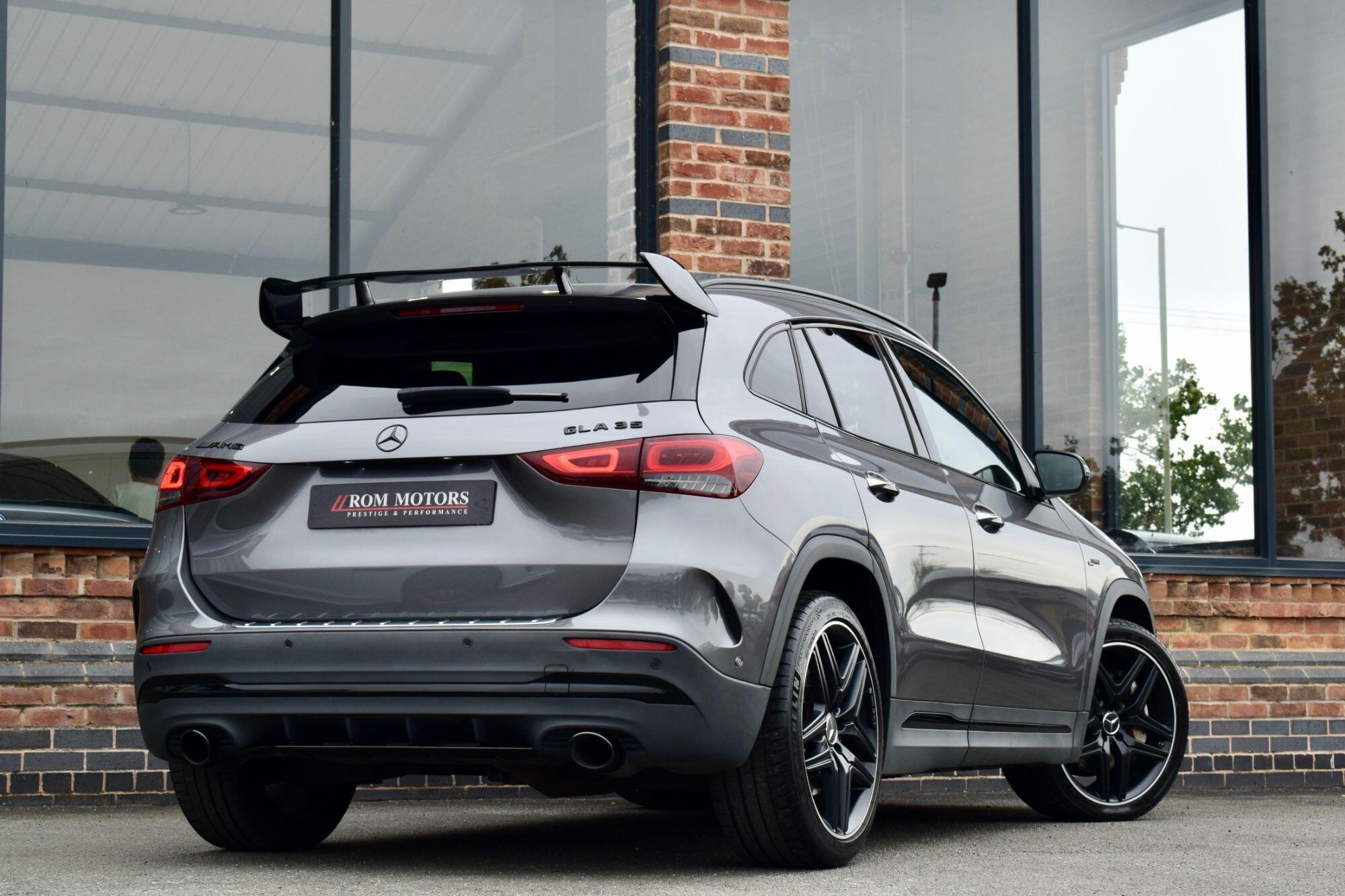 Mercedes-Benz GLA view 40