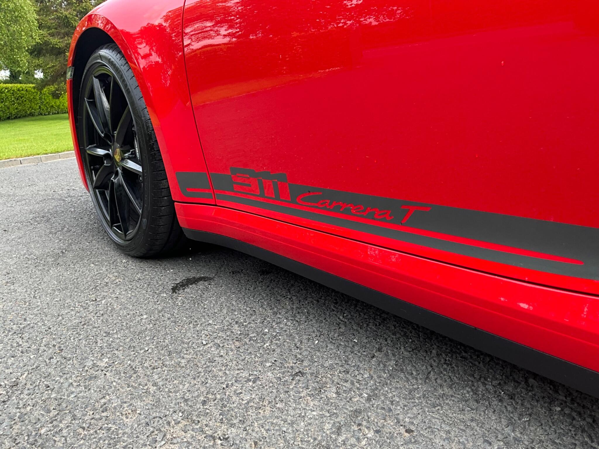 Porsche 911 view 40