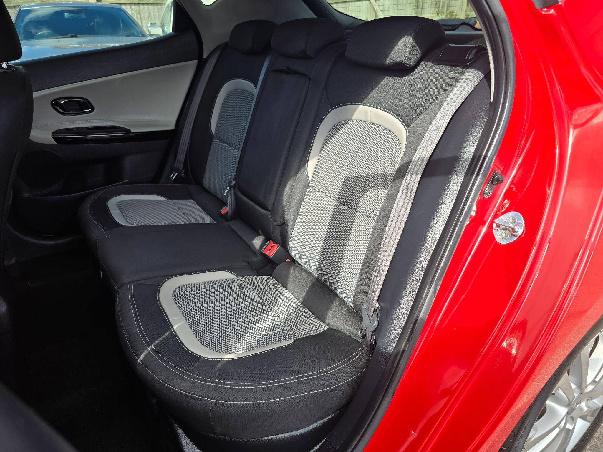 Kia Ceed view 45