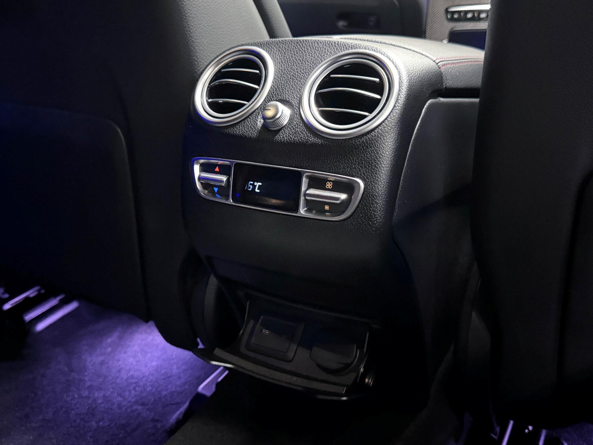 Mercedes-Benz GLC view 12