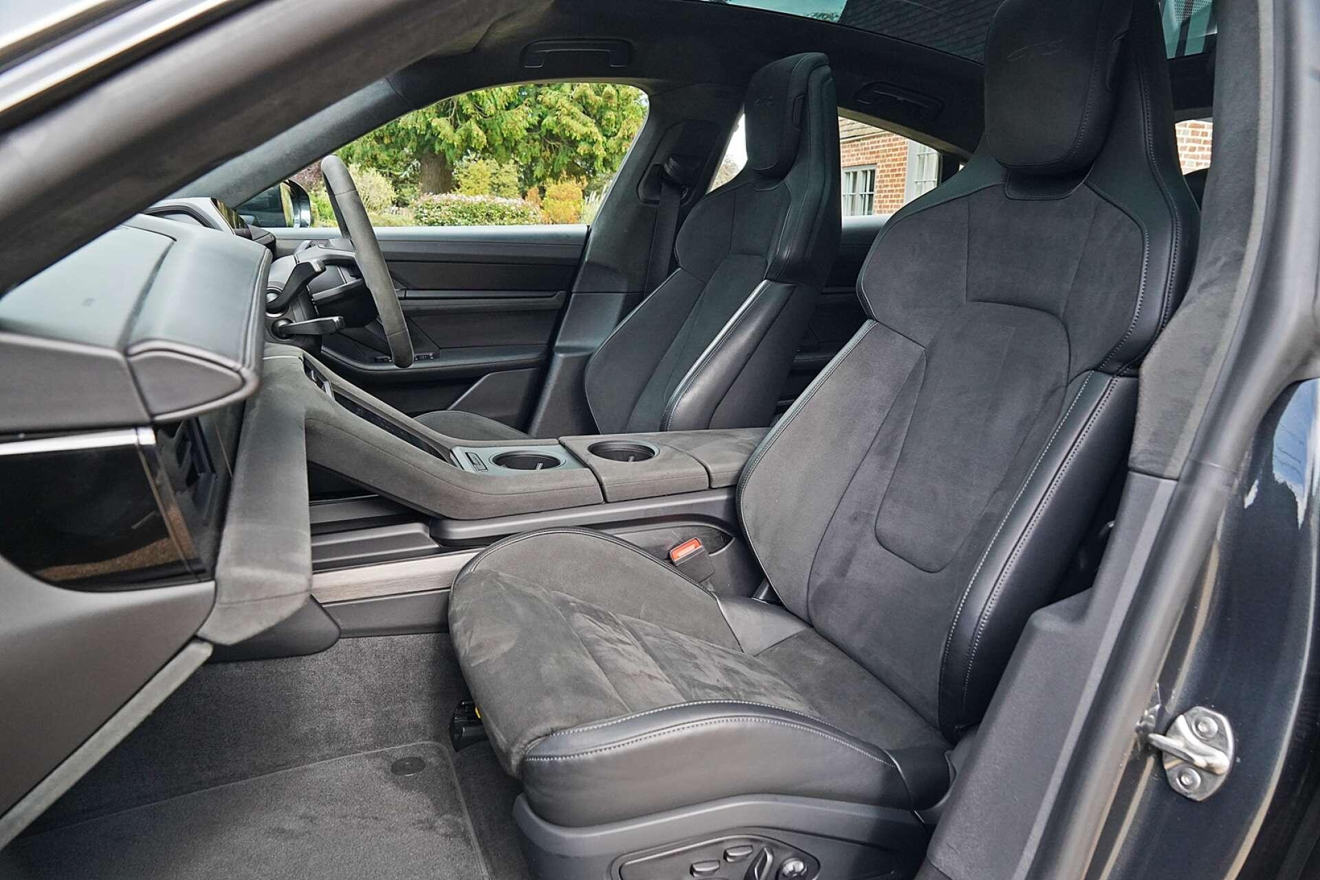 Porsche Taycan view 13