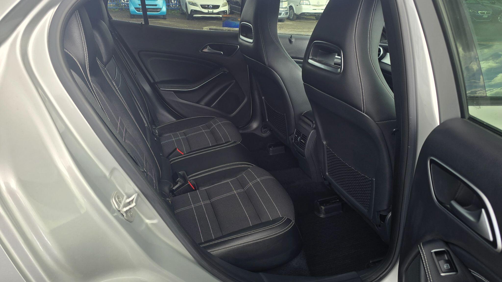 Mercedes-Benz GLA view 16
