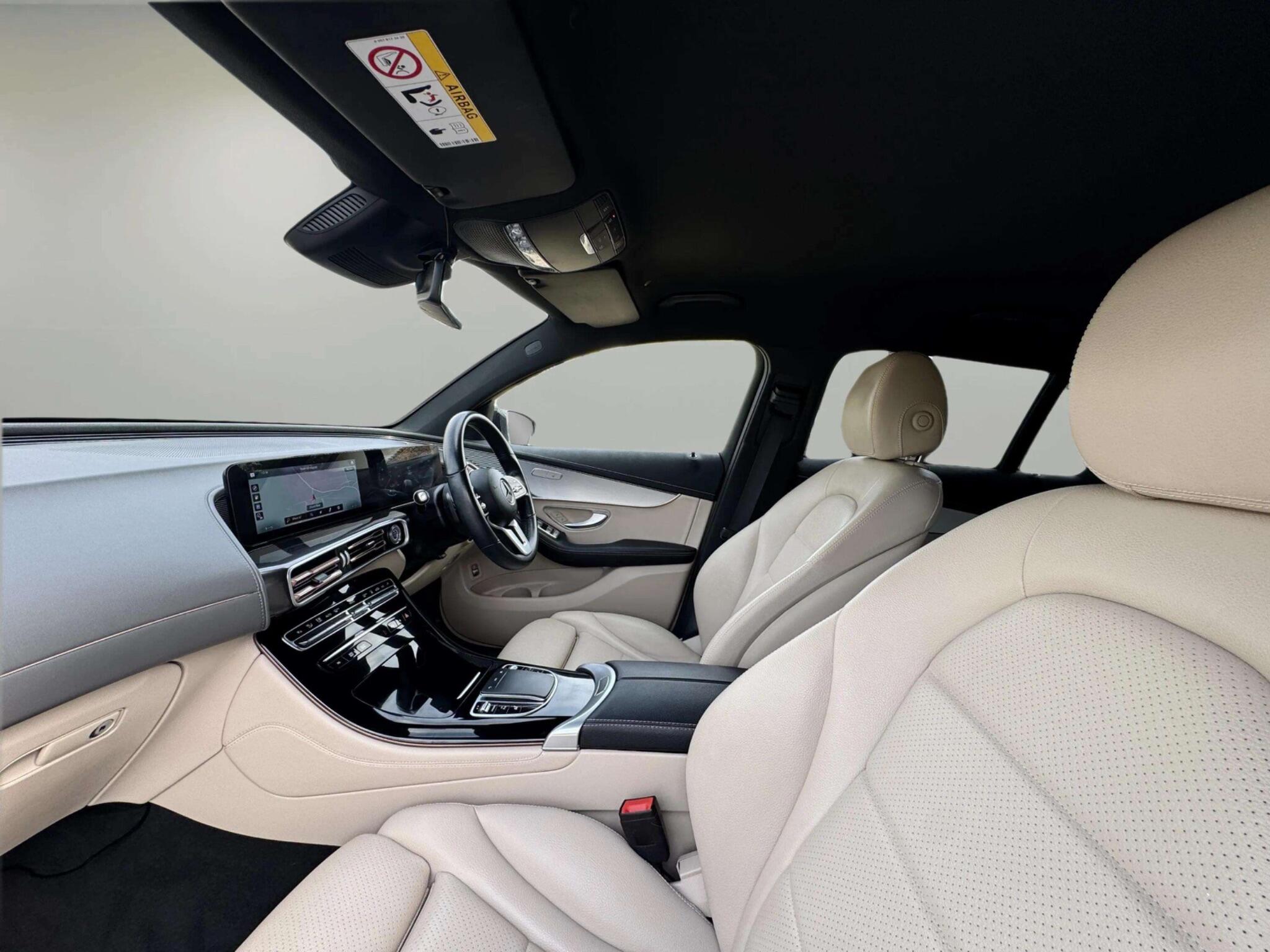 Mercedes-Benz EQC view 51