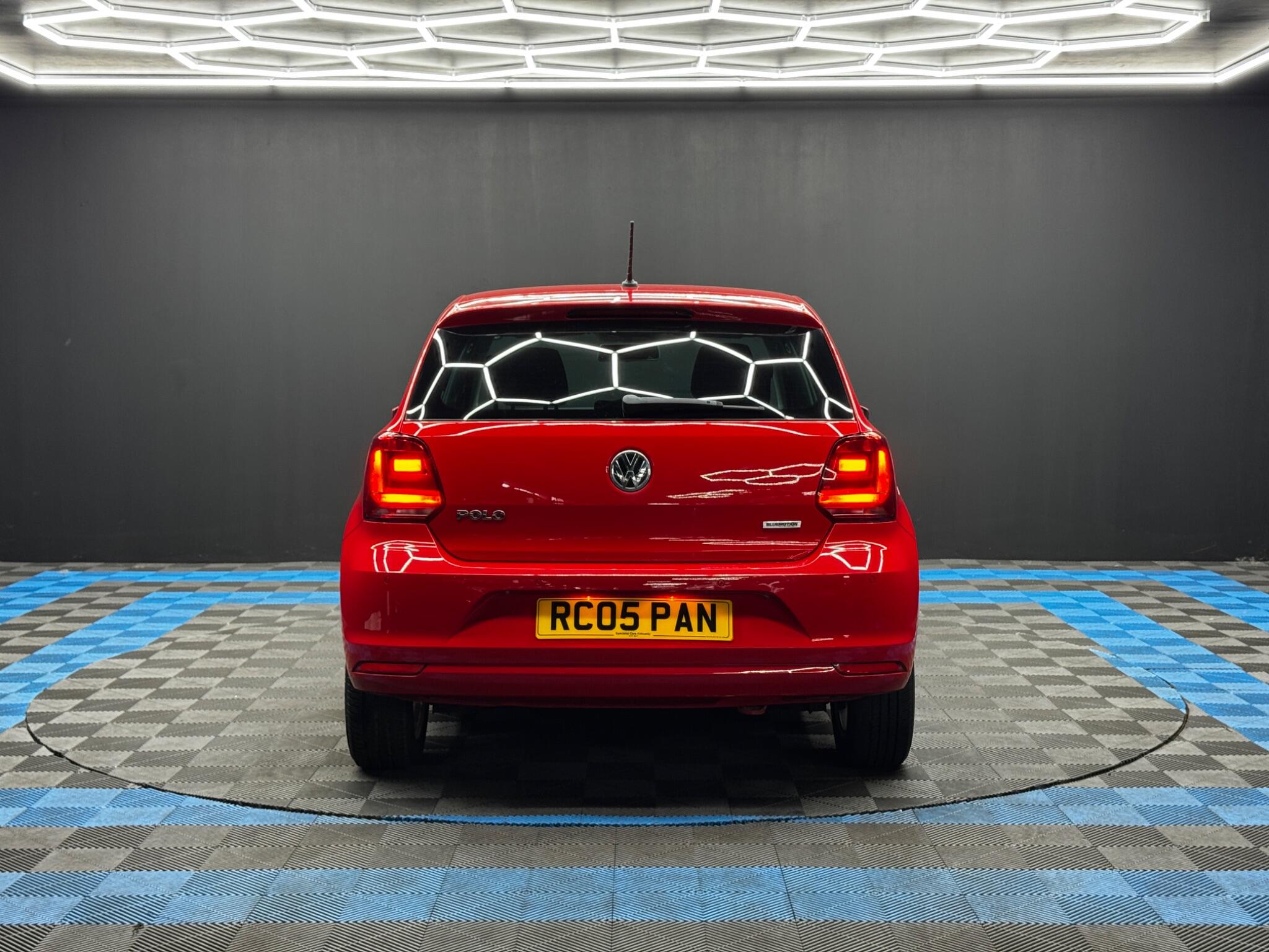 Volkswagen Polo view 6
