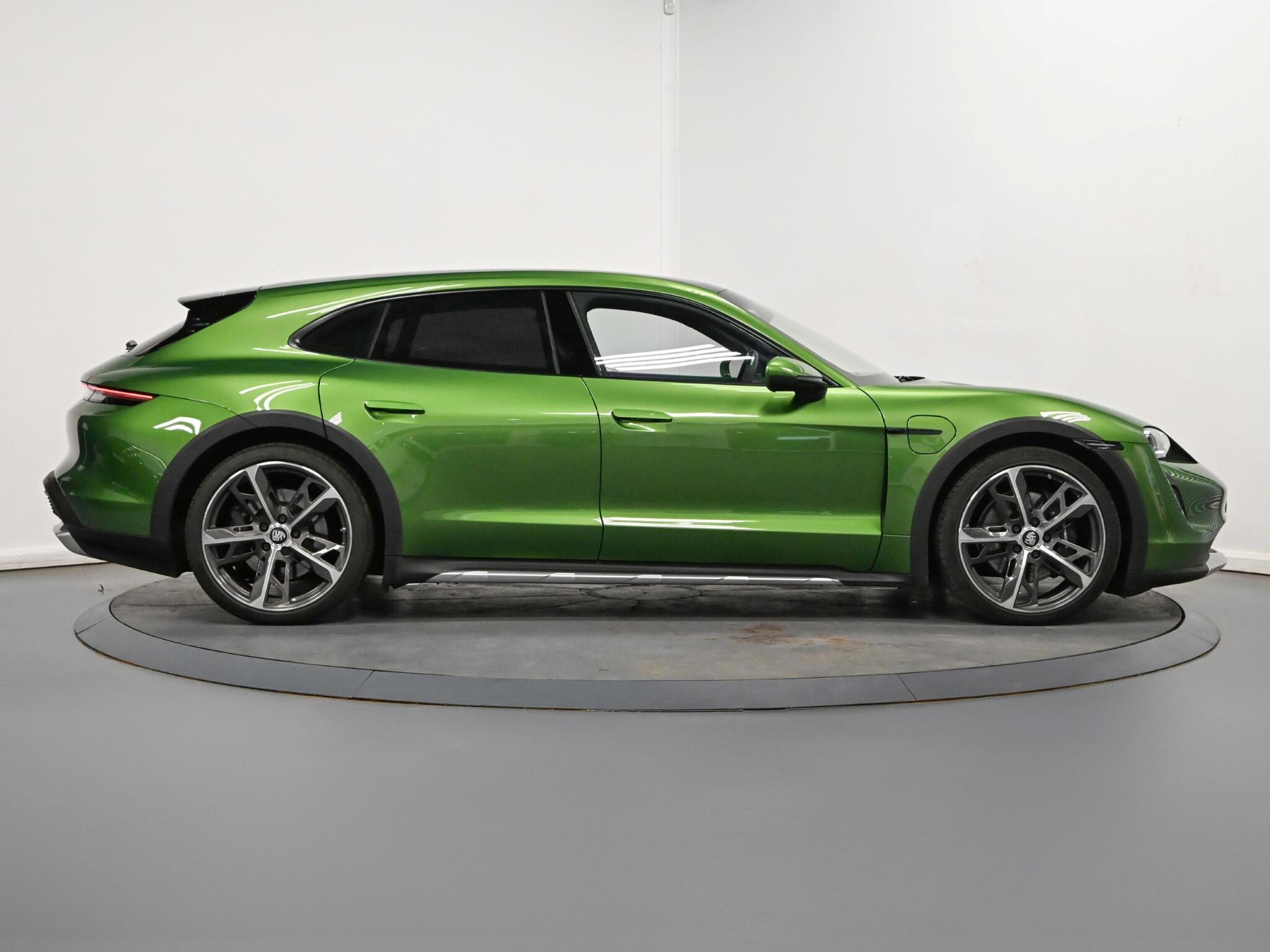 Porsche Taycan view 31