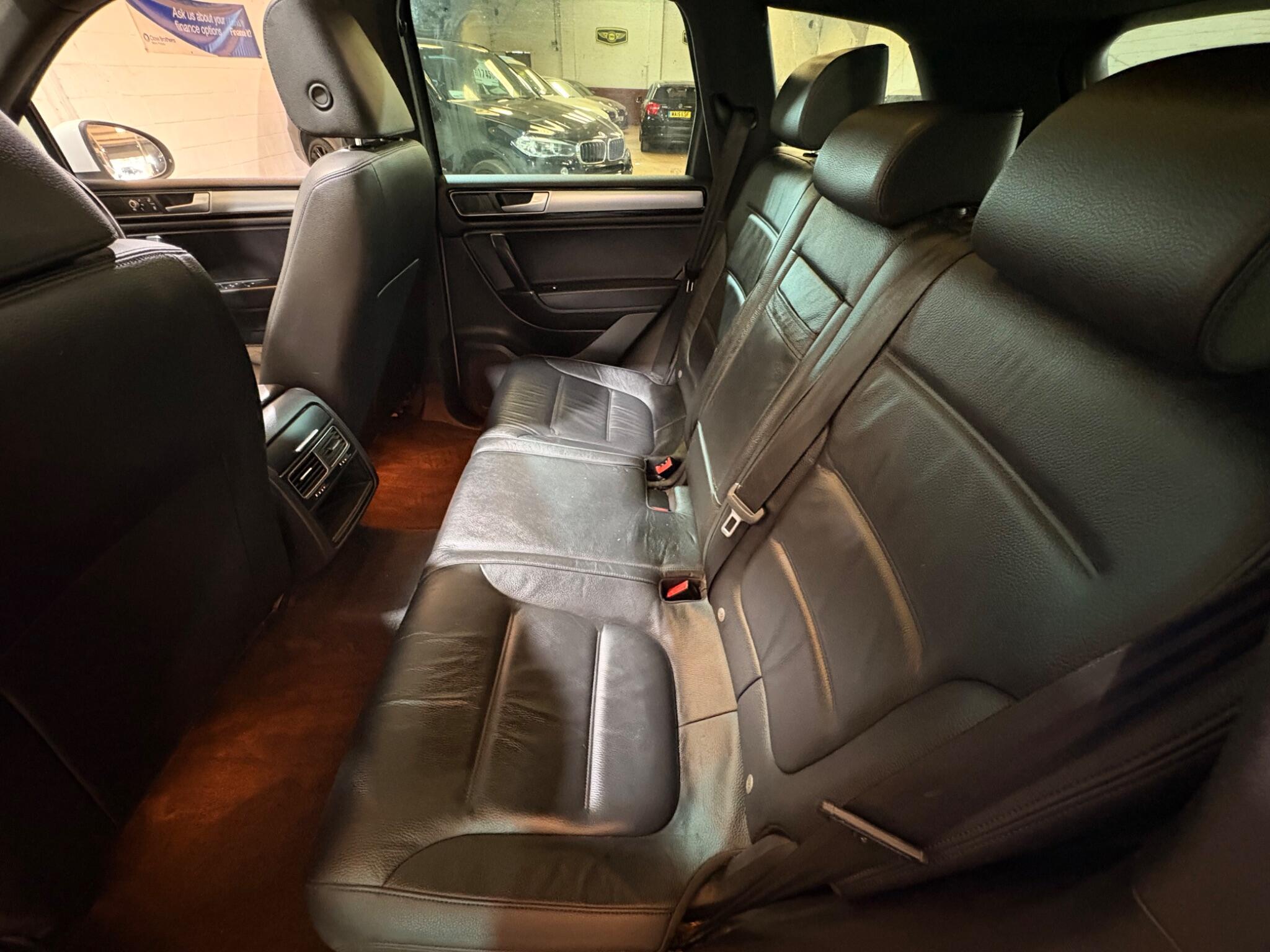 Volkswagen Touareg view 78
