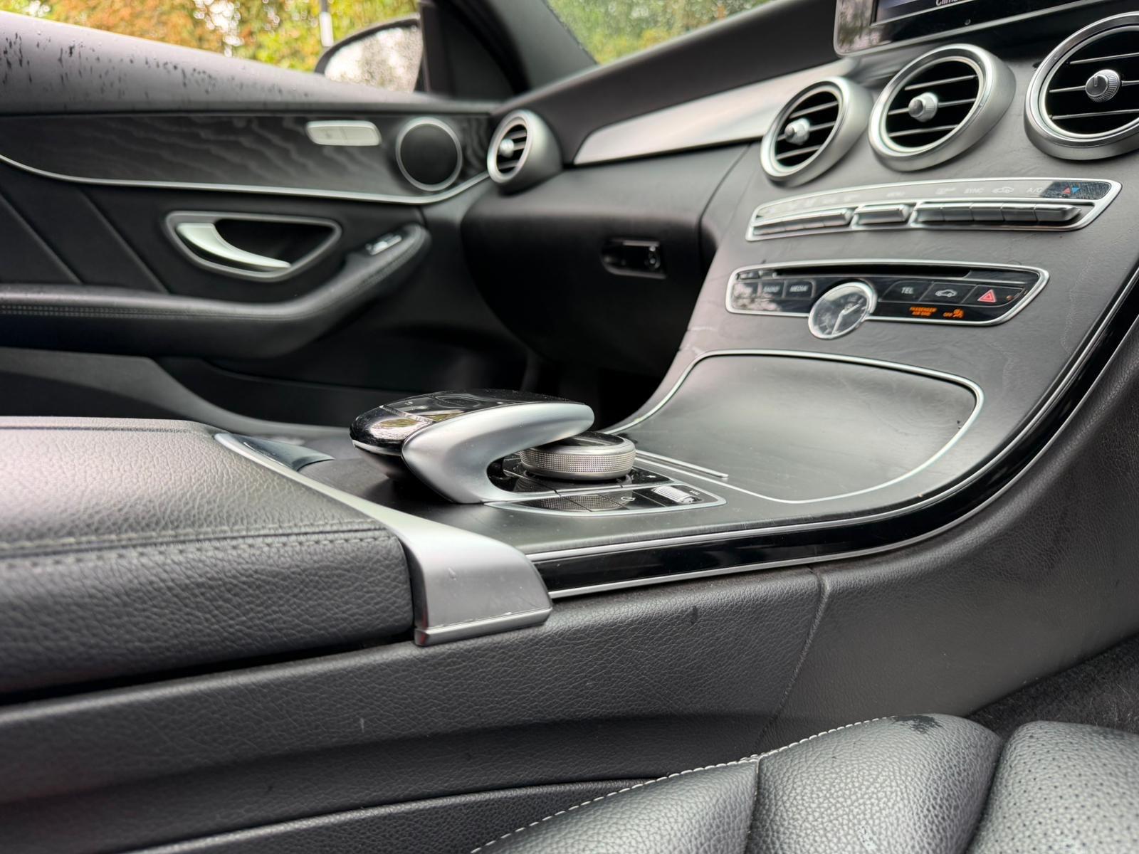 Mercedes-Benz C-Class view 12