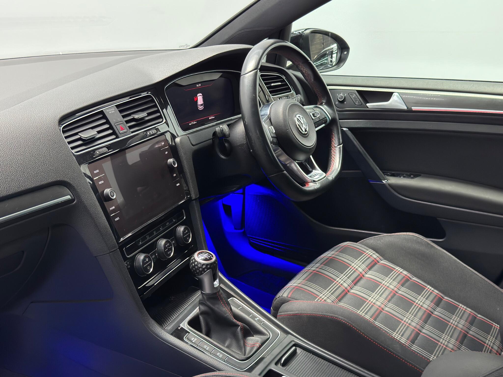 Volkswagen Golf view 54