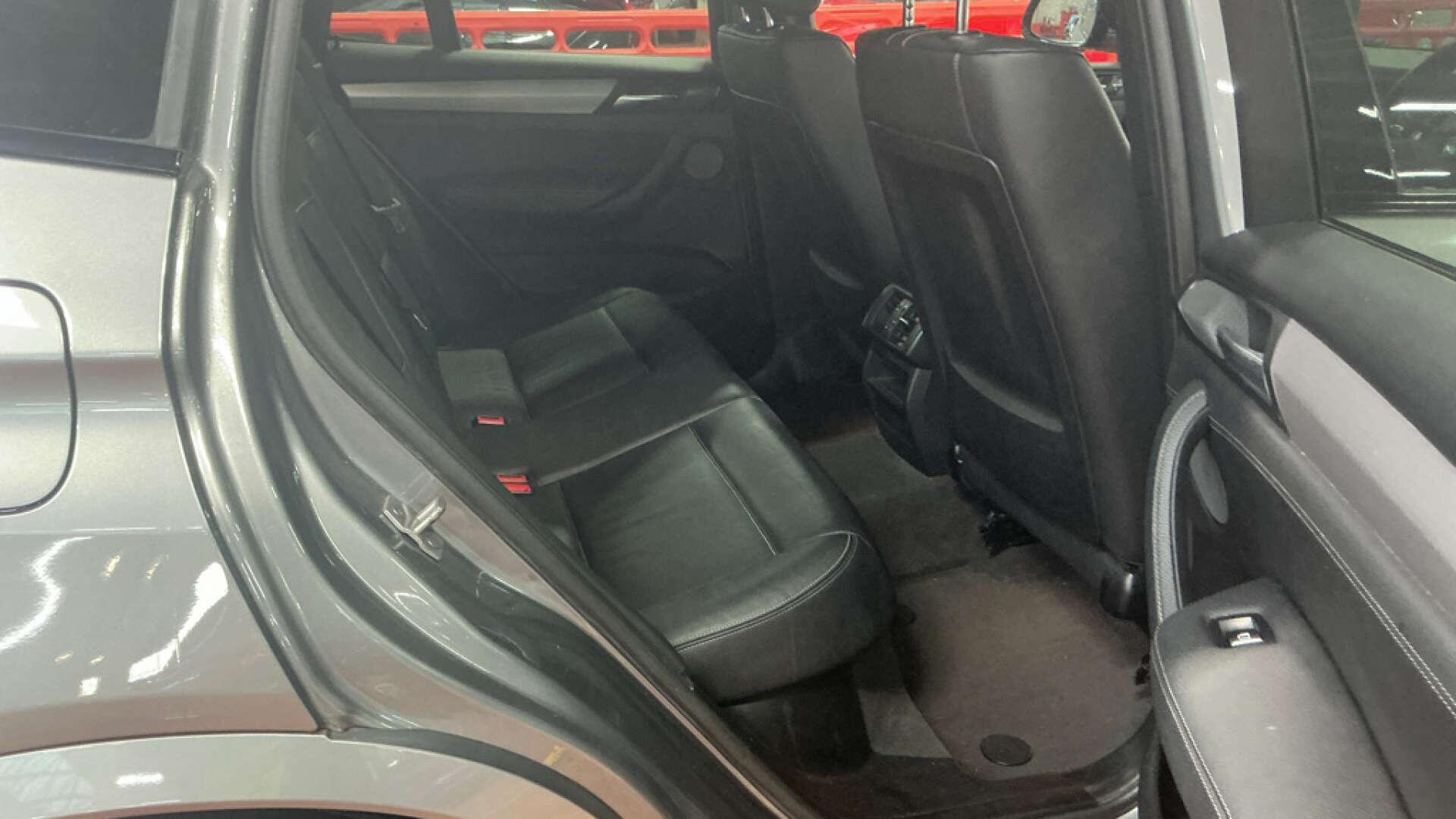 BMW X3 view 13