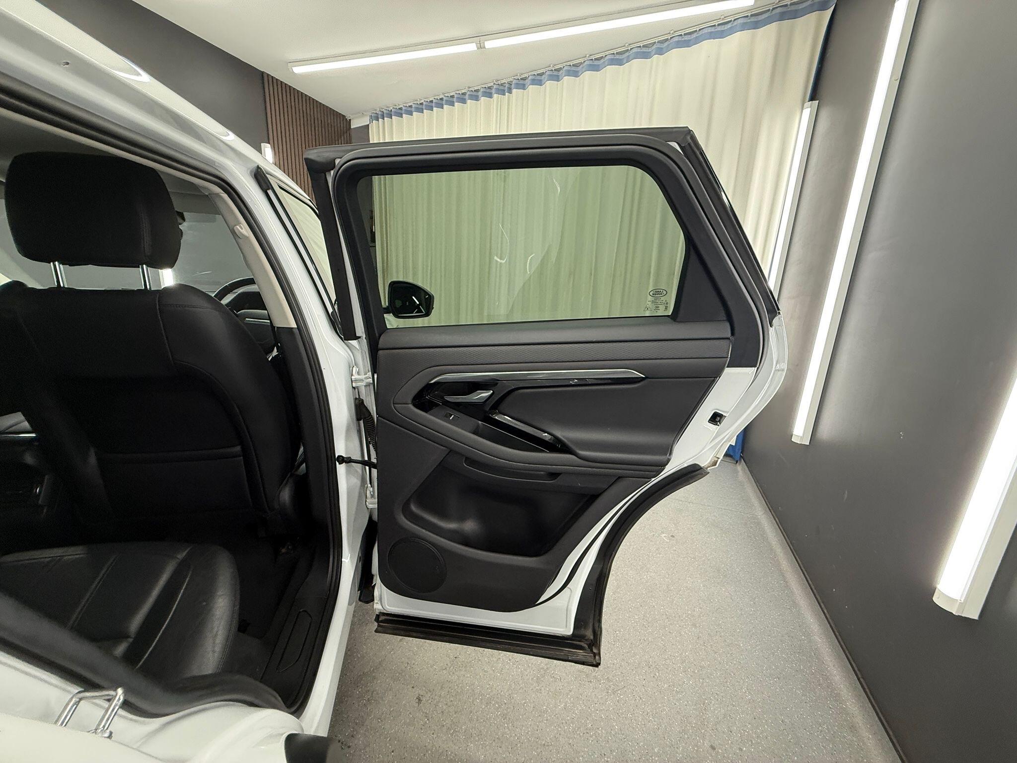 Land Rover Range Rover Evoque view 17