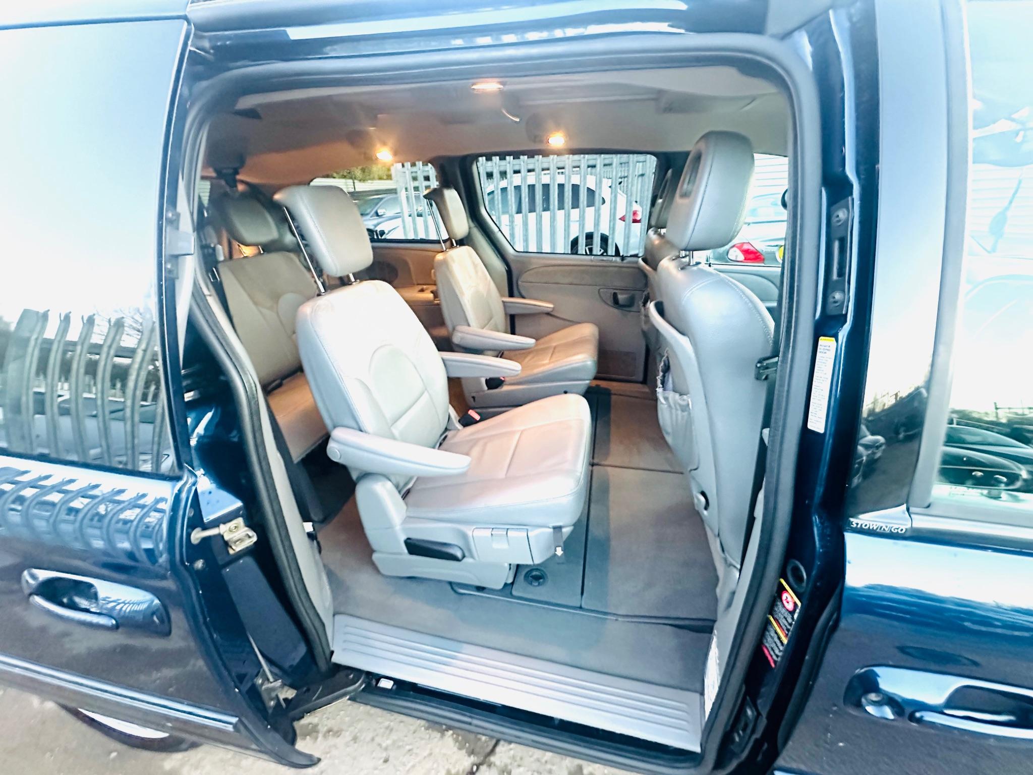 Chrysler Grand Voyager view 4