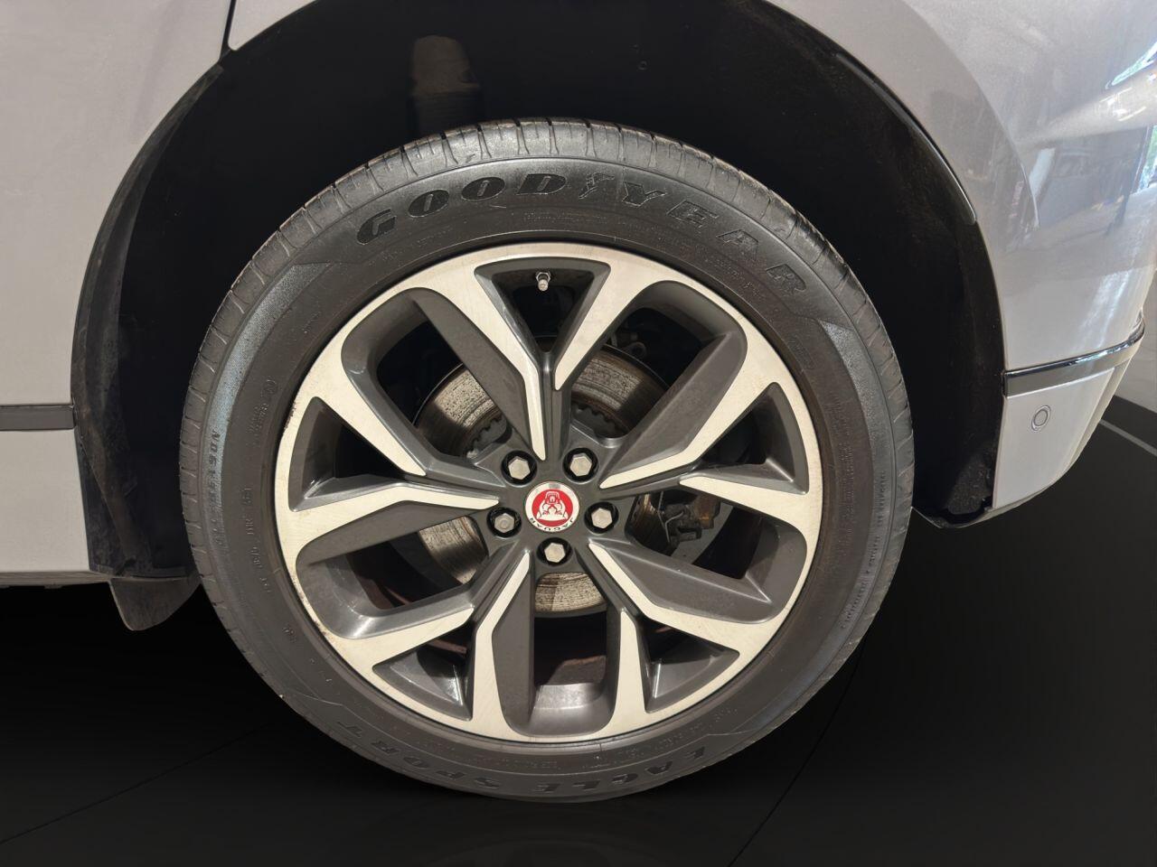 Jaguar I-Pace view 35