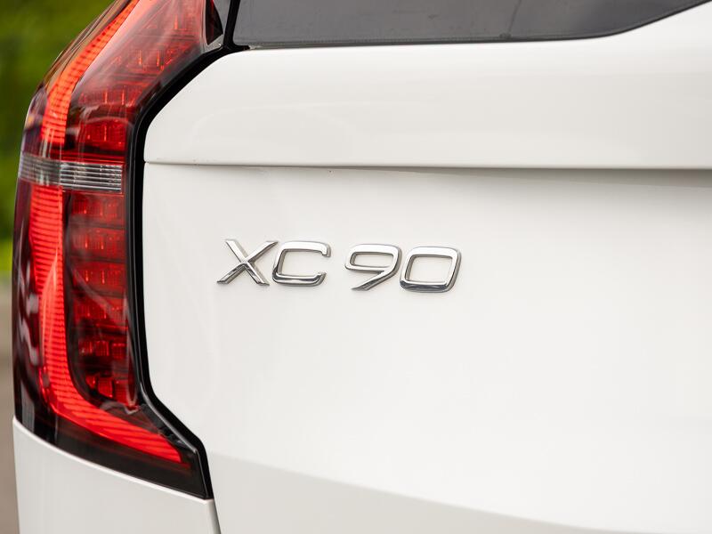 Volvo XC90 view 19