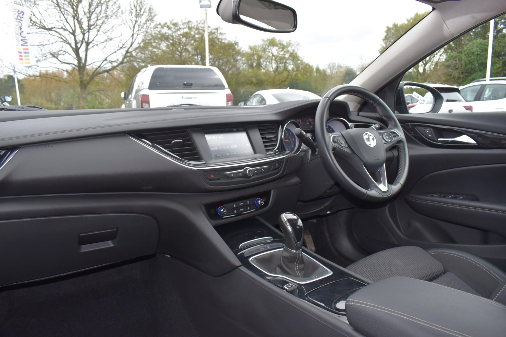 Insignia - 2.0 Turbo D SRi Nav Grand Sport Euro 6 (s/s) 5dr - Image 6