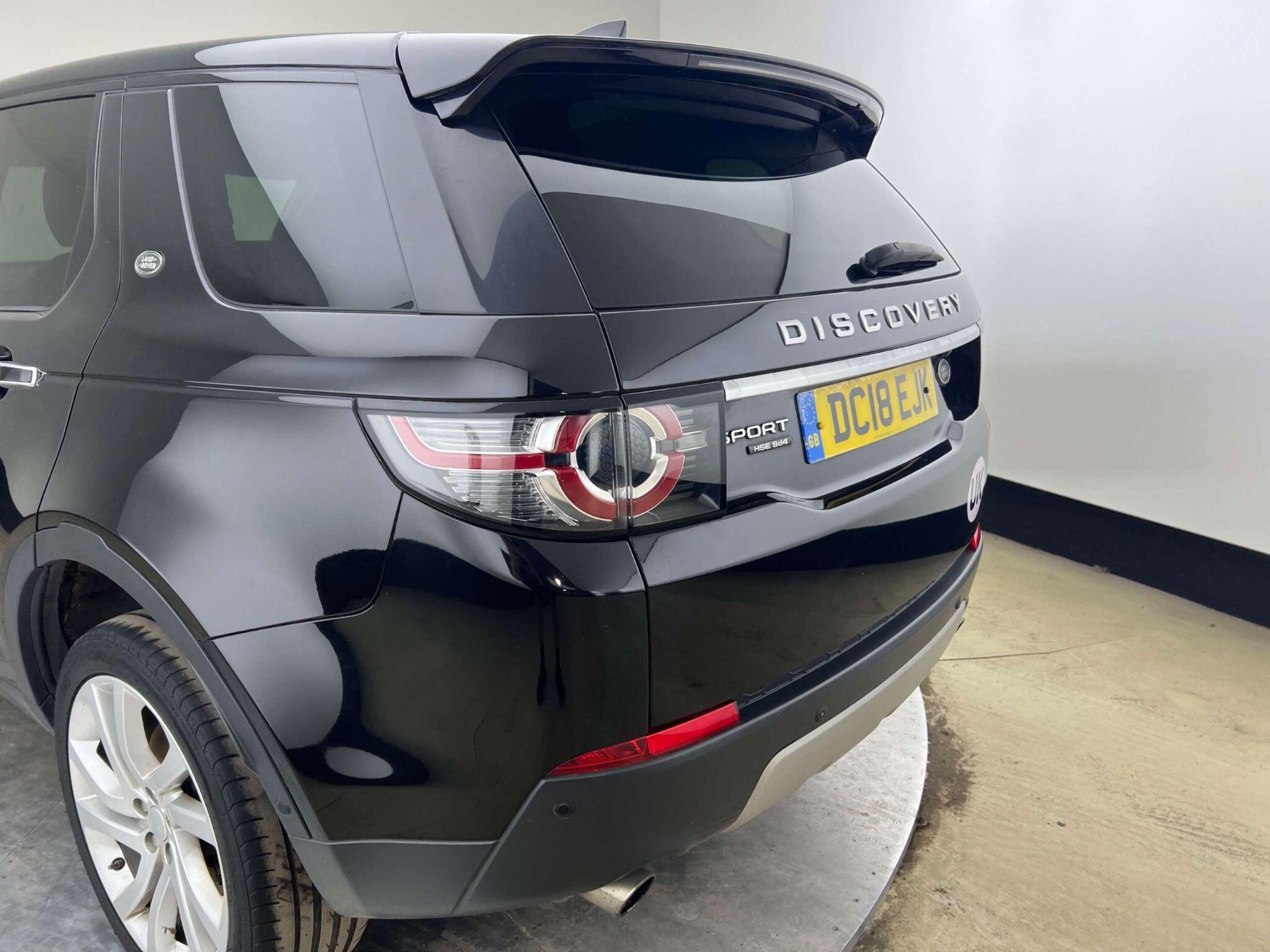 Land Rover Discovery Sport view 14