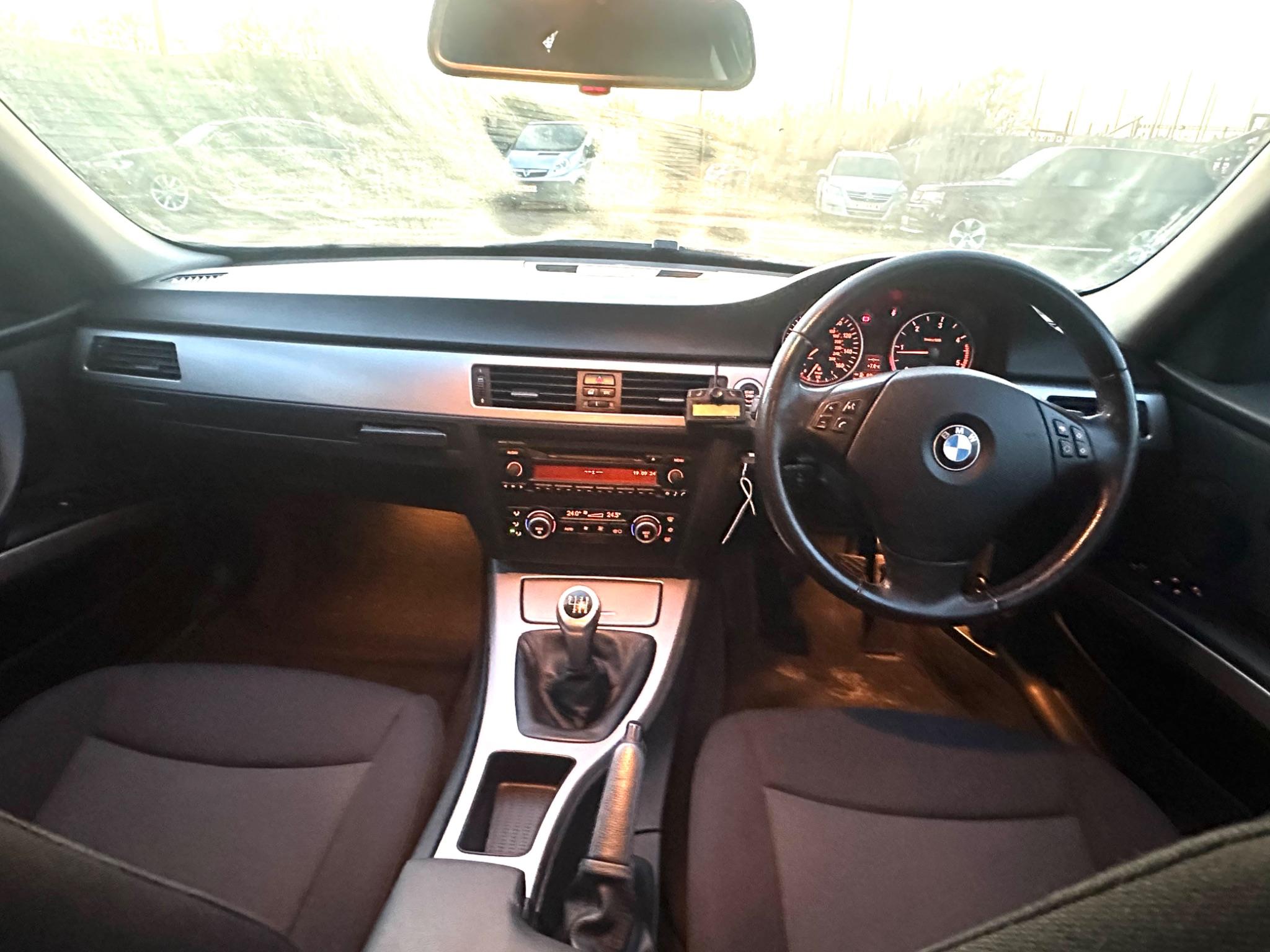BMW 3 Series view 15