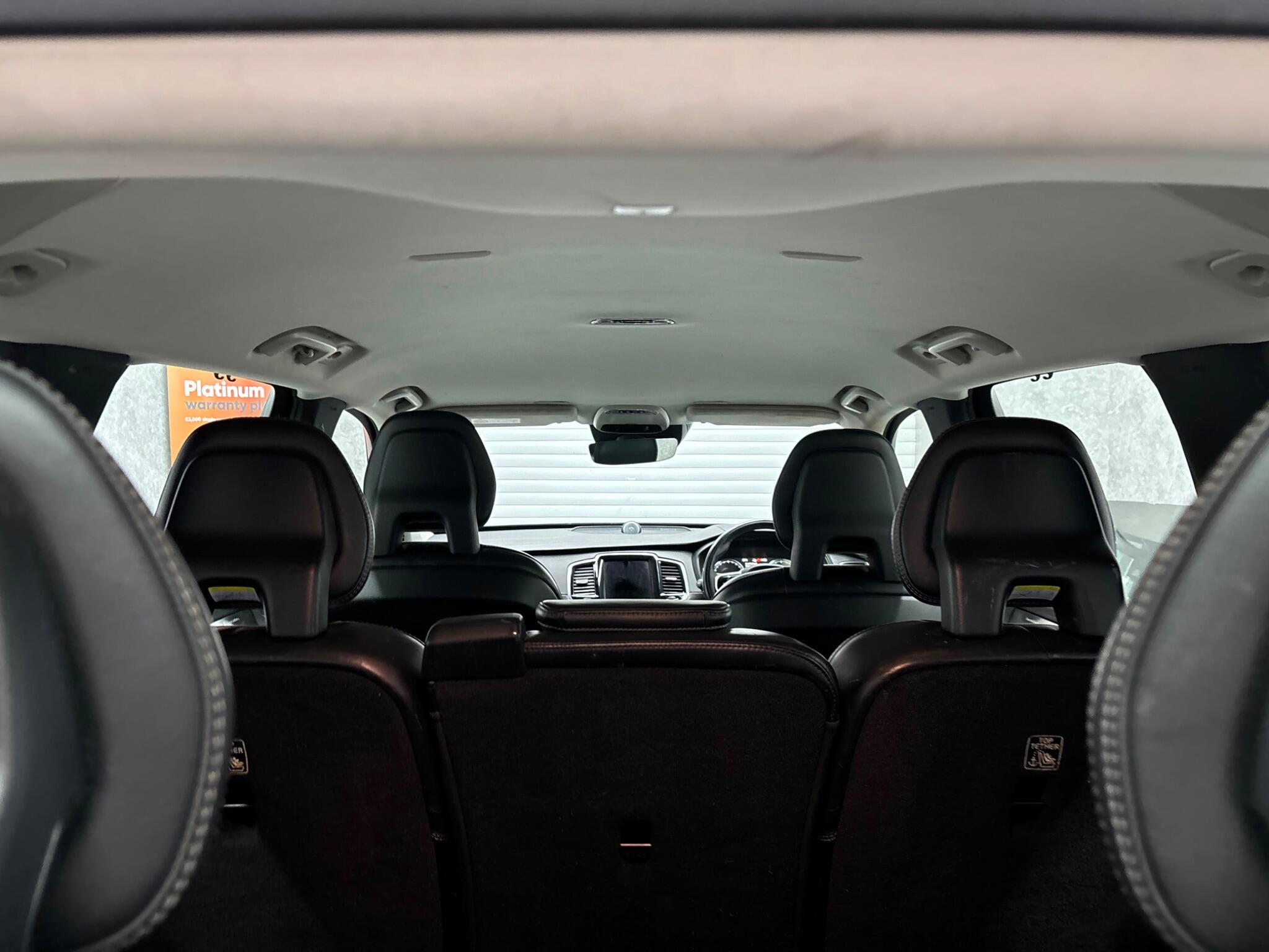 Volvo XC90 view 8